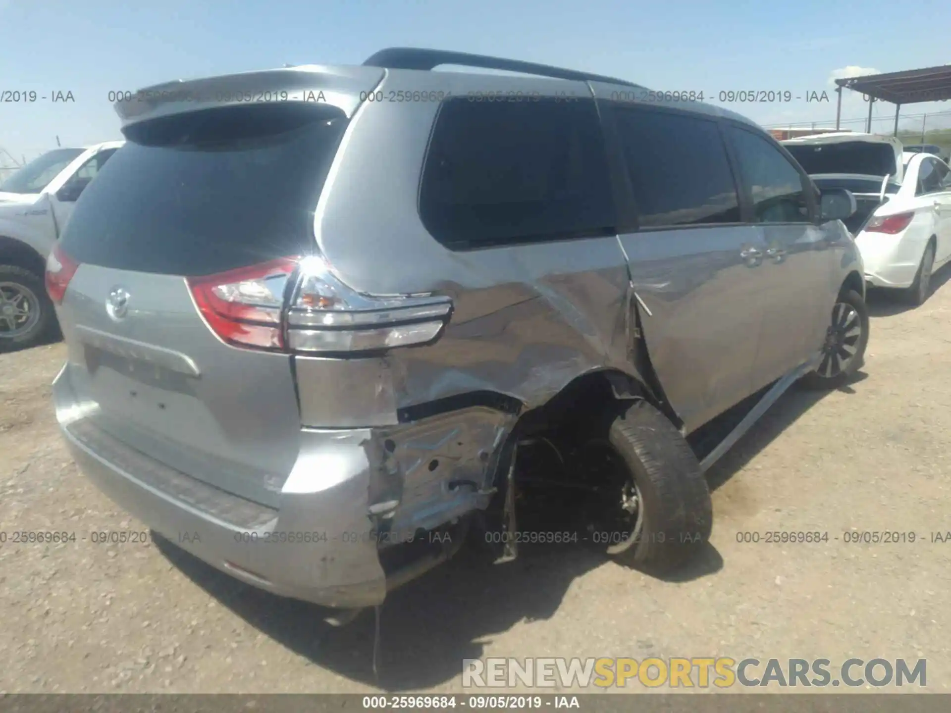 4 Photograph of a damaged car 5TDJZ3DC1KS219730 TOYOTA SIENNA 2019