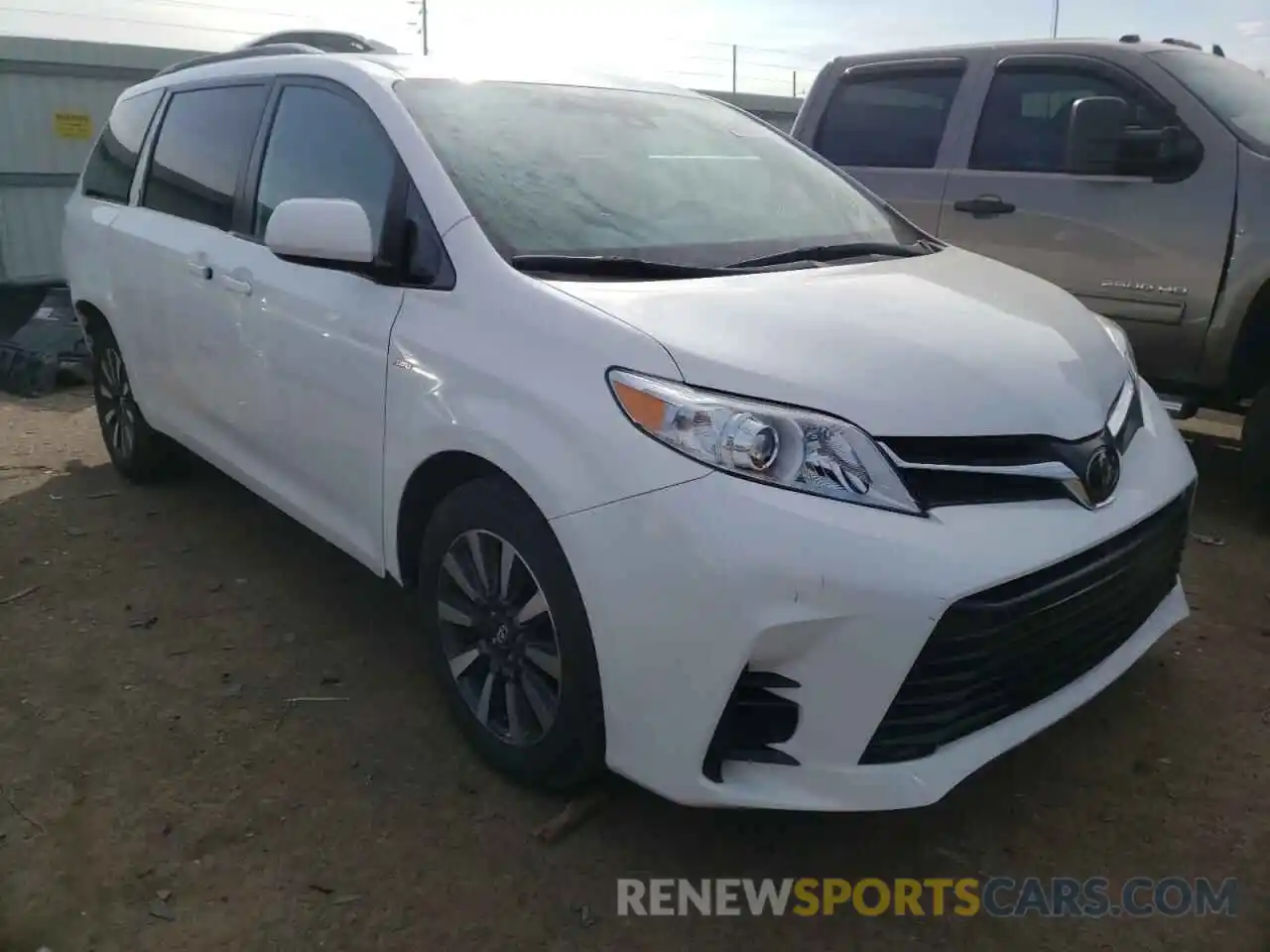 1 Photograph of a damaged car 5TDJZ3DC1KS219808 TOYOTA SIENNA 2019