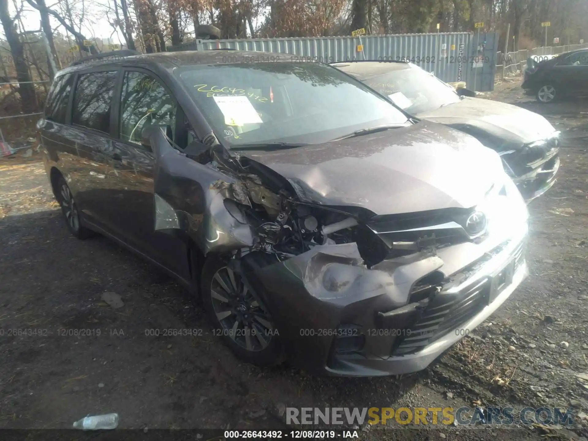 1 Photograph of a damaged car 5TDJZ3DC1KS220084 TOYOTA SIENNA 2019