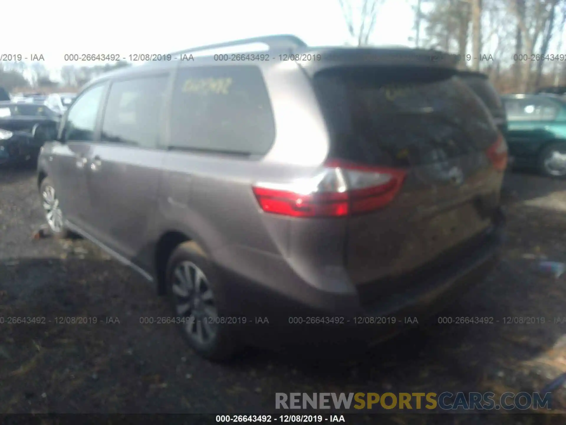 3 Фотография поврежденного автомобиля 5TDJZ3DC1KS220084 TOYOTA SIENNA 2019