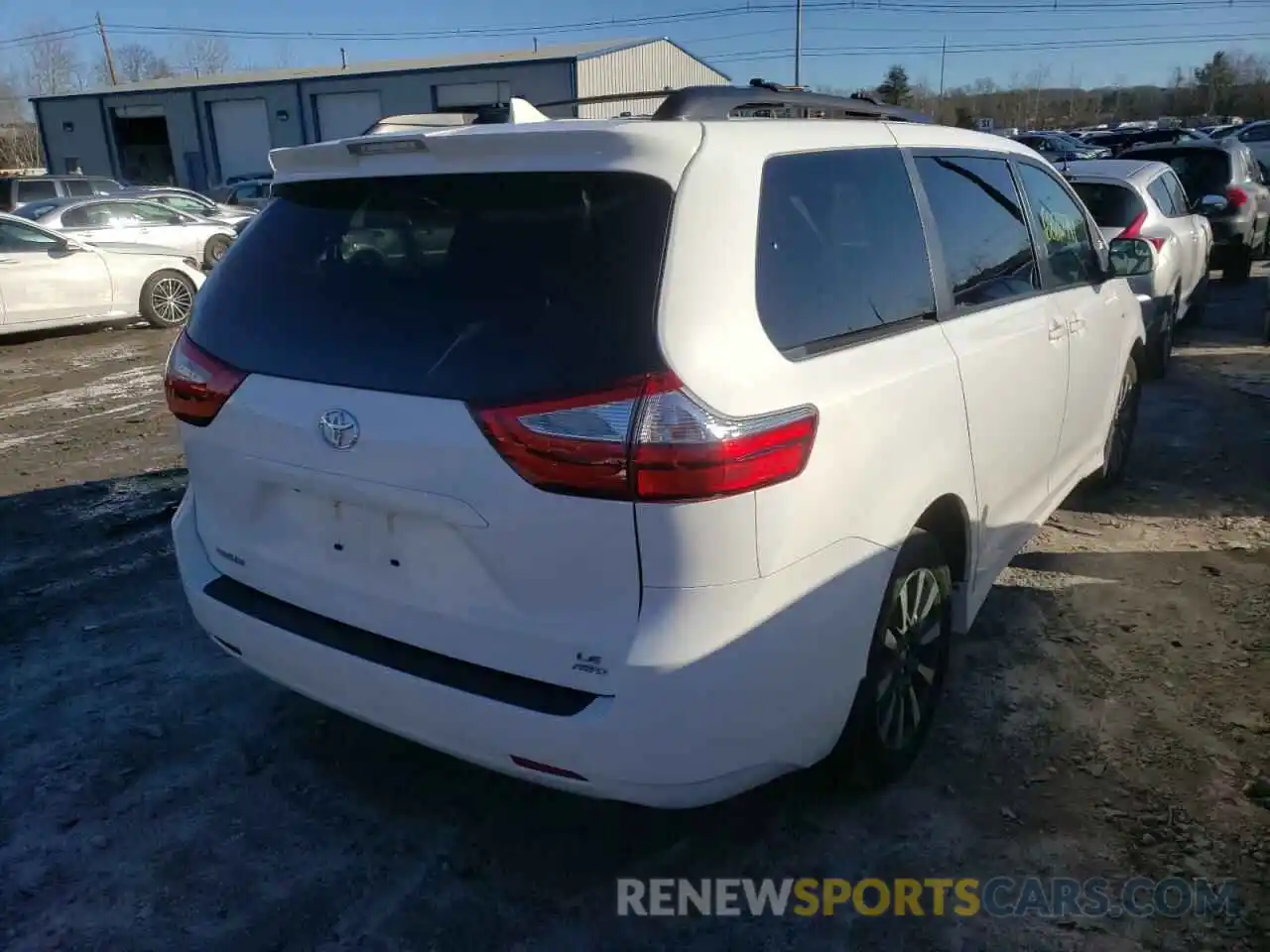 4 Photograph of a damaged car 5TDJZ3DC1KS223017 TOYOTA SIENNA 2019