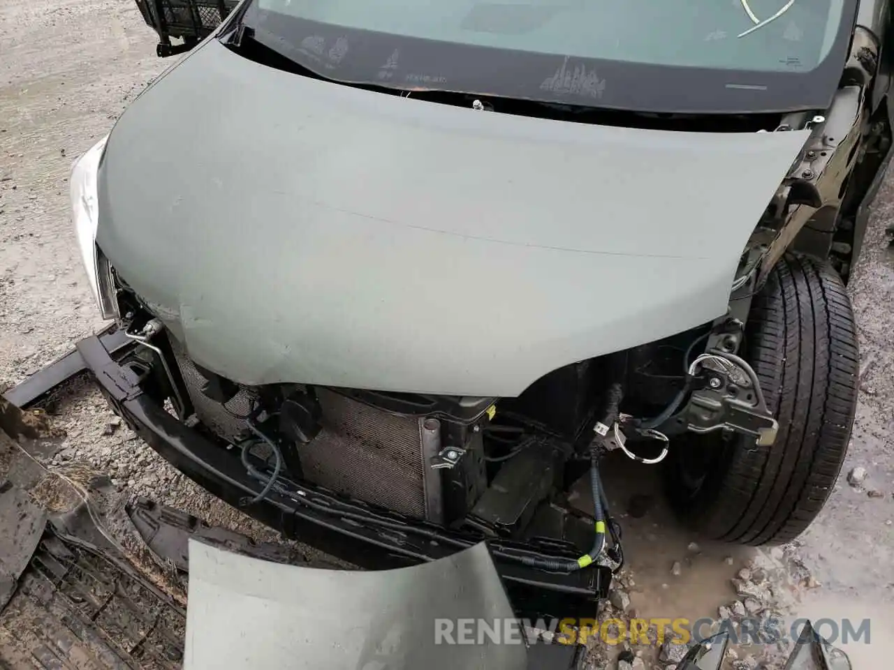 9 Photograph of a damaged car 5TDJZ3DC1KS223907 TOYOTA SIENNA 2019