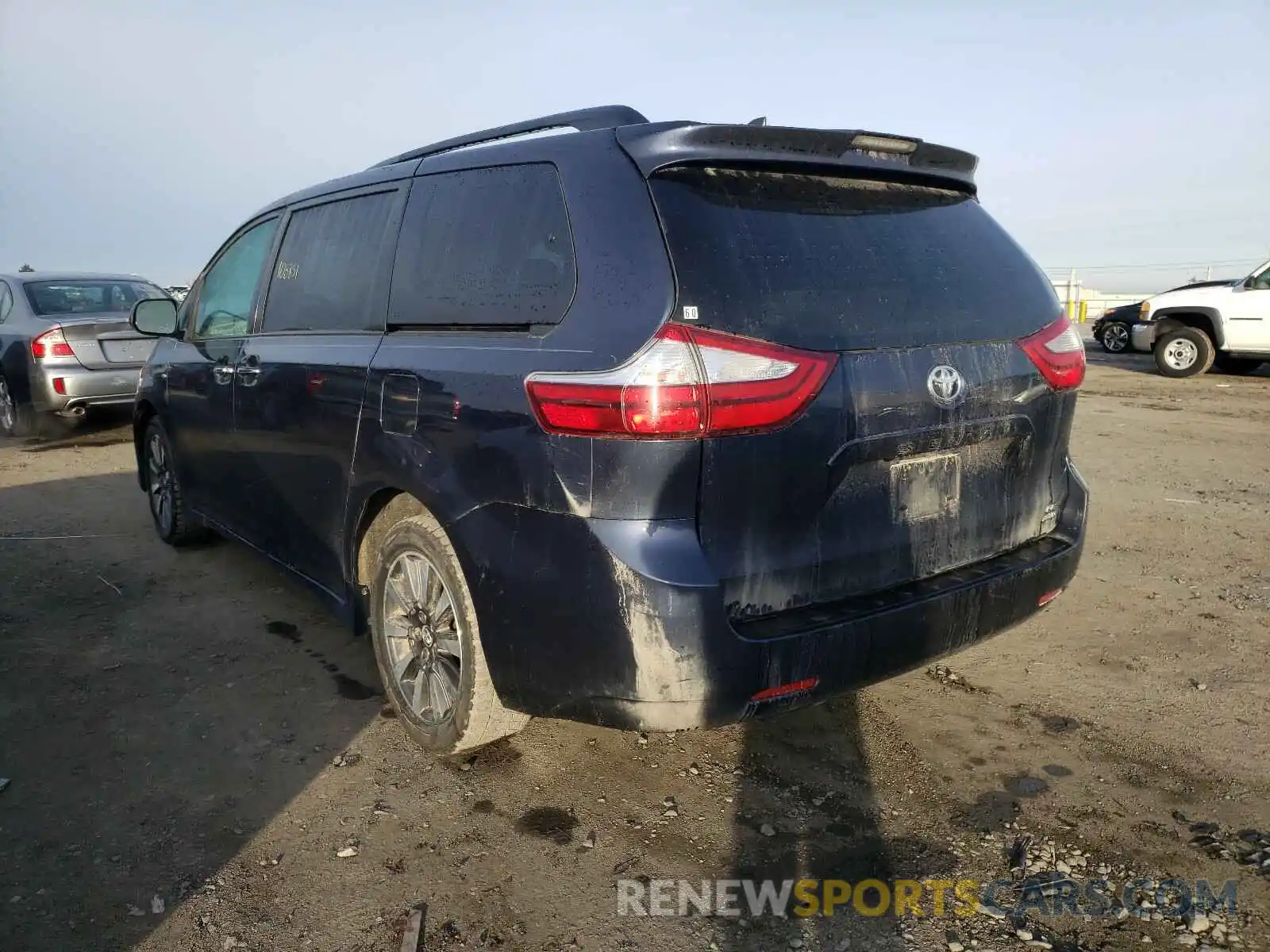 3 Фотография поврежденного автомобиля 5TDJZ3DC1KS225933 TOYOTA SIENNA 2019