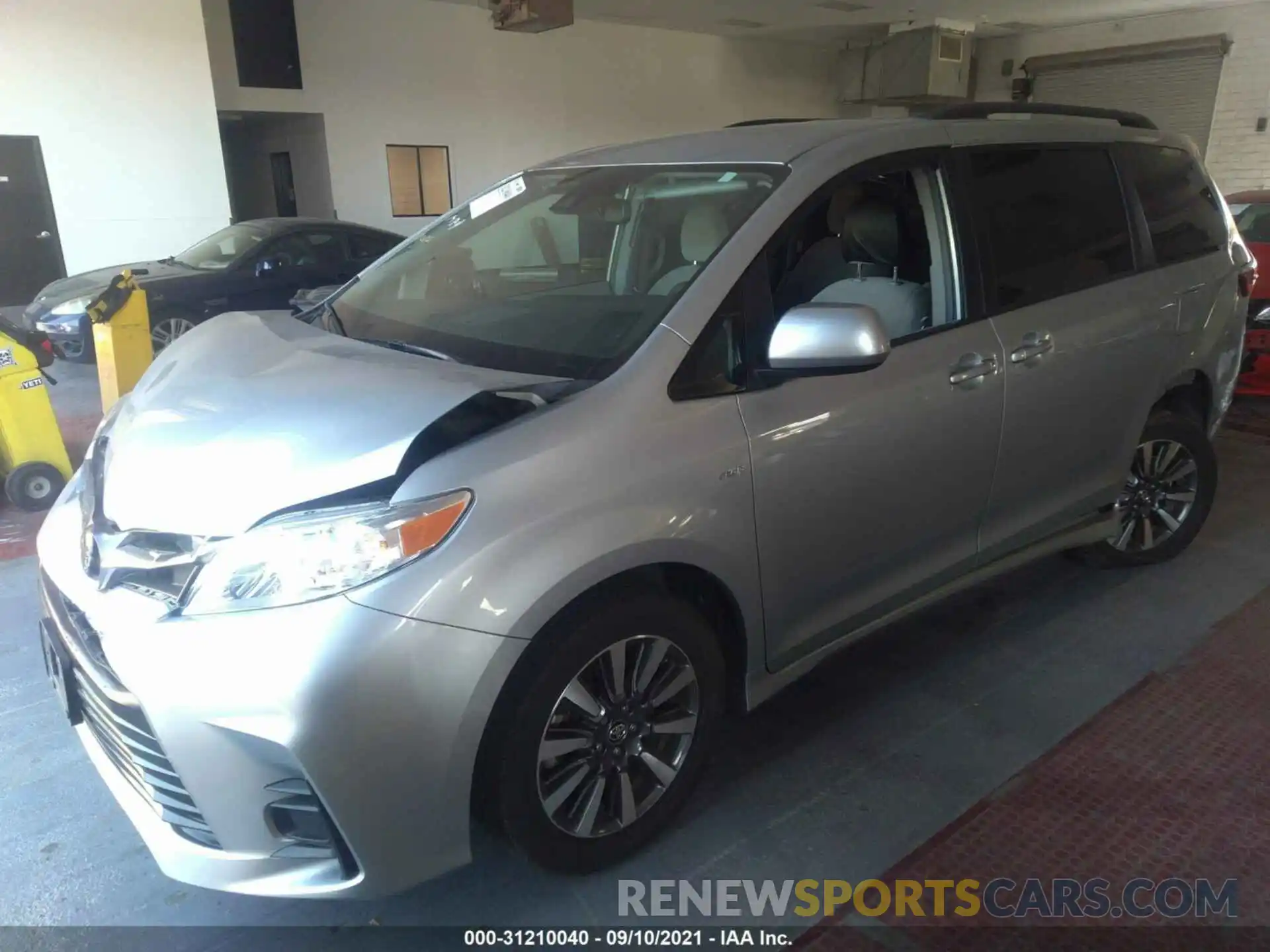 2 Photograph of a damaged car 5TDJZ3DC2KS210714 TOYOTA SIENNA 2019