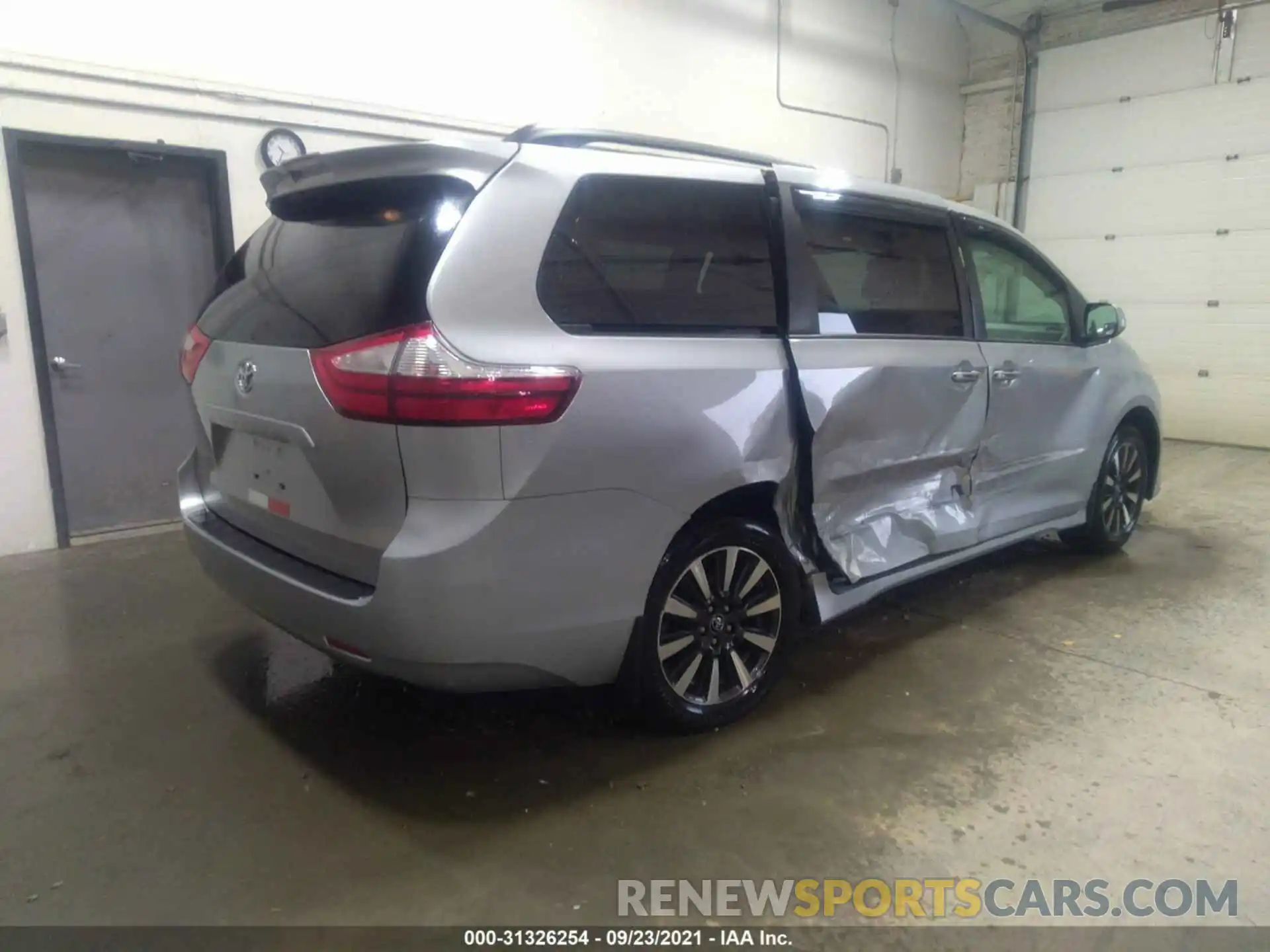 4 Фотография поврежденного автомобиля 5TDJZ3DC2KS225259 TOYOTA SIENNA 2019