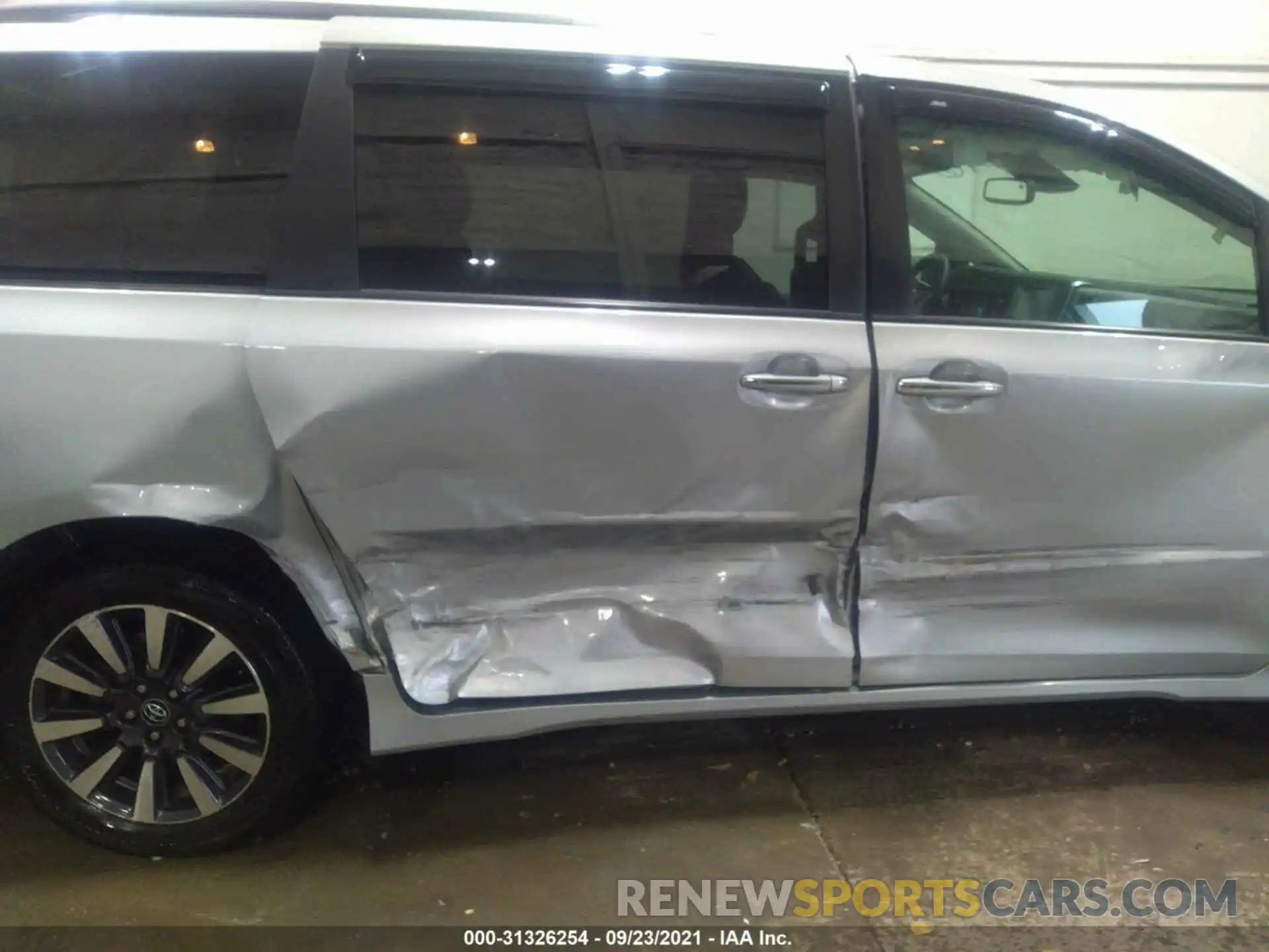 6 Photograph of a damaged car 5TDJZ3DC2KS225259 TOYOTA SIENNA 2019