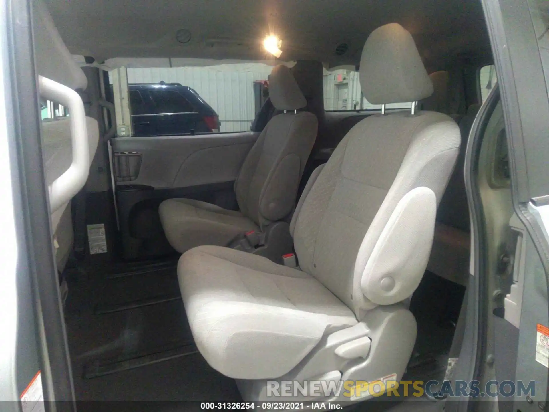 8 Фотография поврежденного автомобиля 5TDJZ3DC2KS225259 TOYOTA SIENNA 2019