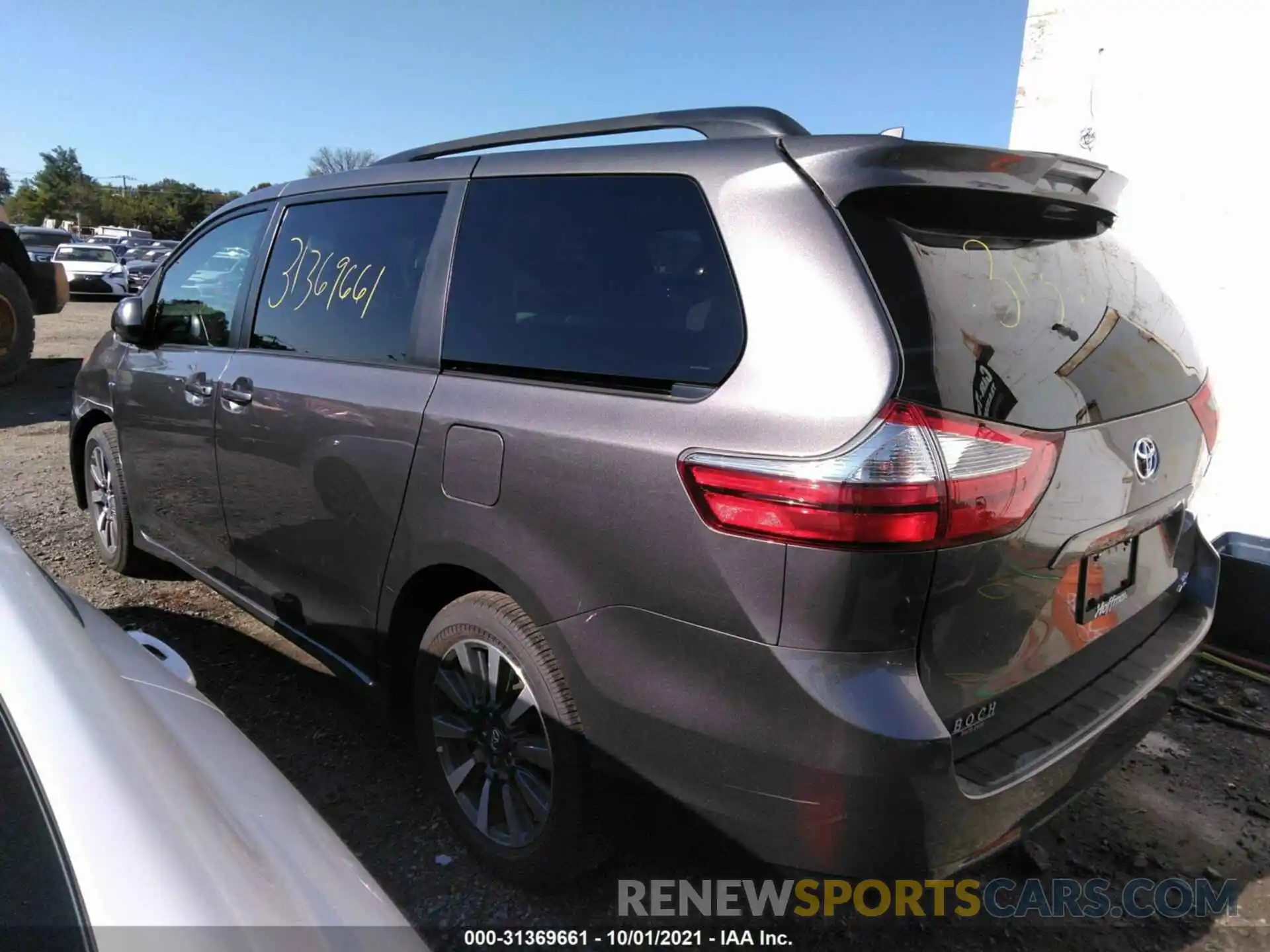 3 Фотография поврежденного автомобиля 5TDJZ3DC2KS227433 TOYOTA SIENNA 2019