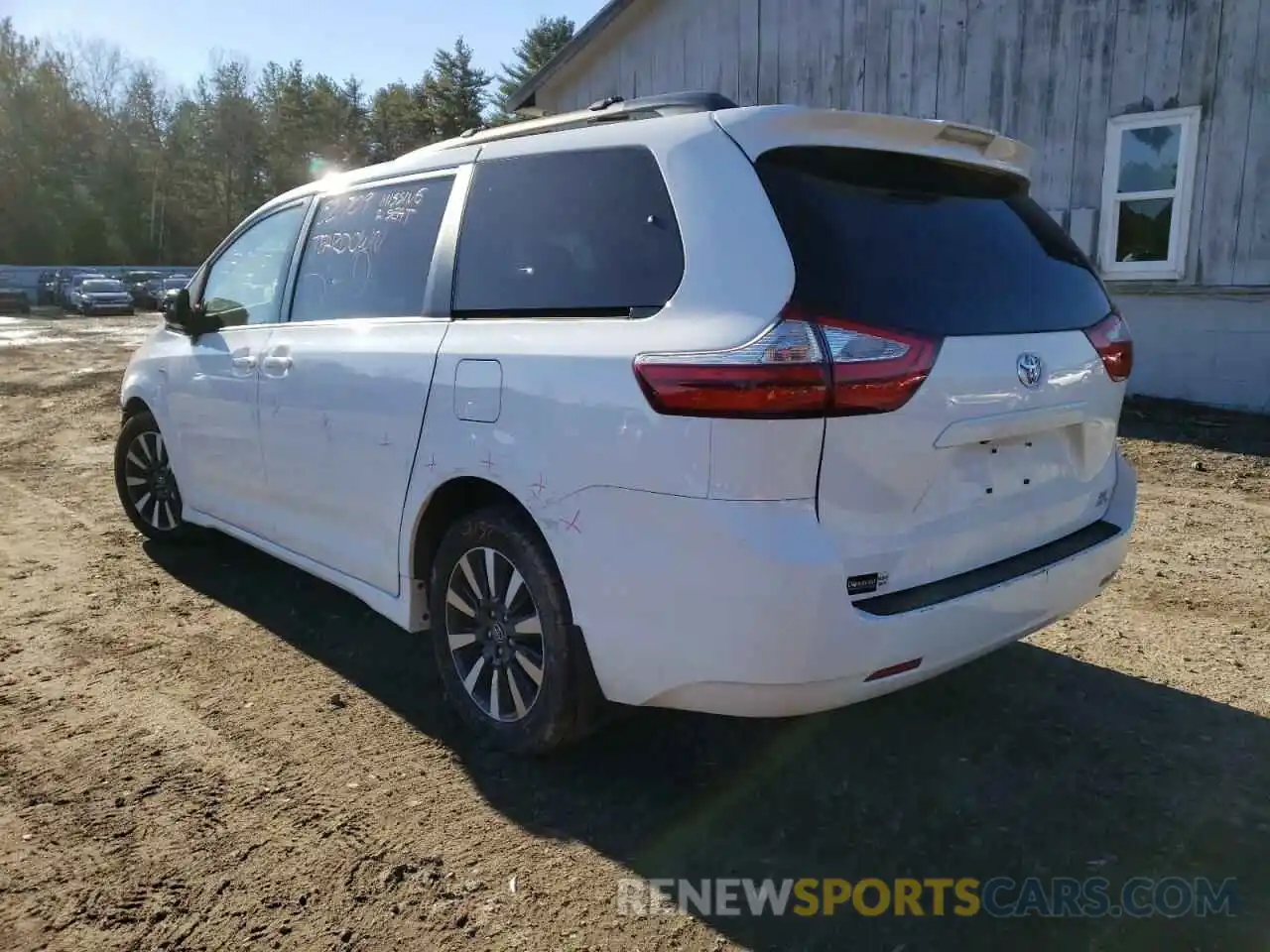 3 Photograph of a damaged car 5TDJZ3DC3KS212357 TOYOTA SIENNA 2019