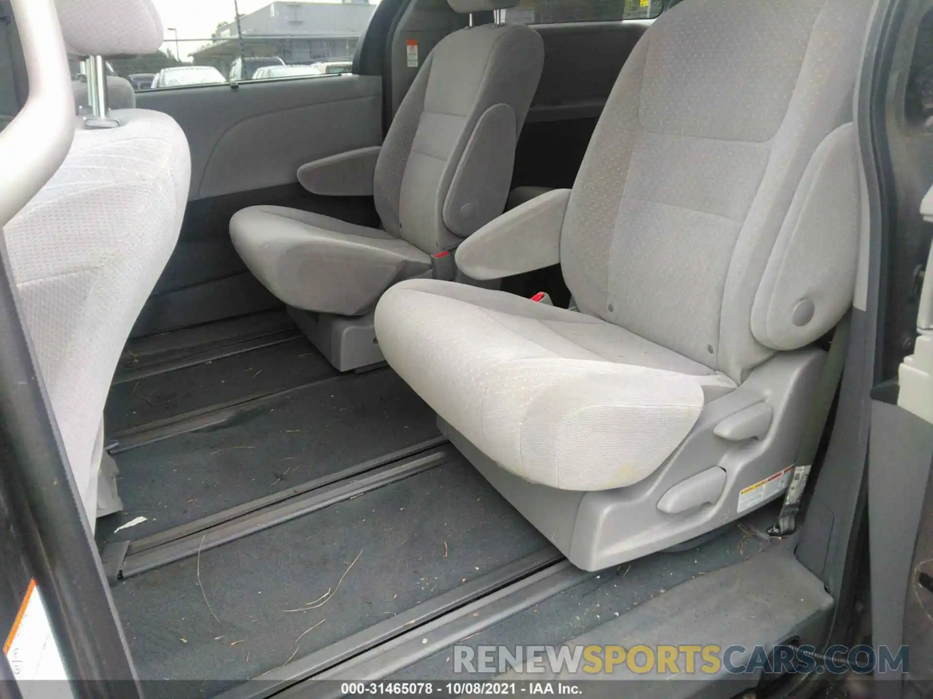 8 Фотография поврежденного автомобиля 5TDJZ3DC3KS218238 TOYOTA SIENNA 2019