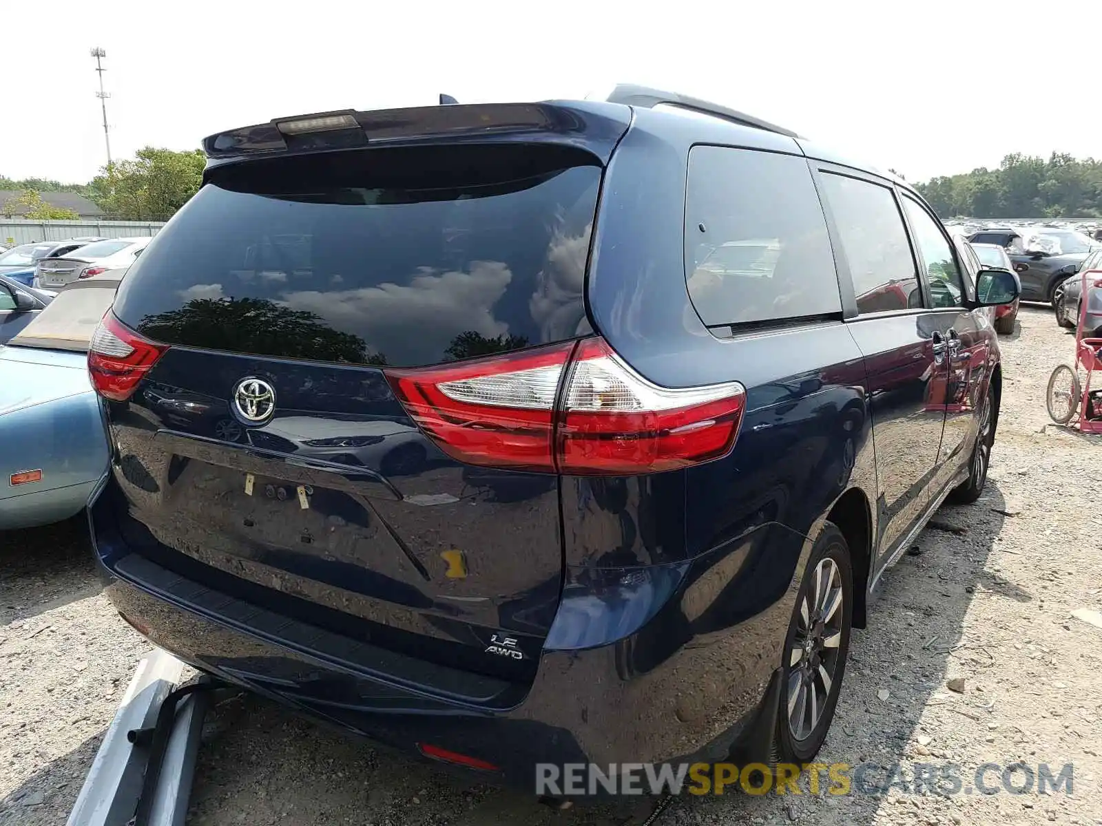 4 Фотография поврежденного автомобиля 5TDJZ3DC3KS220619 TOYOTA SIENNA 2019