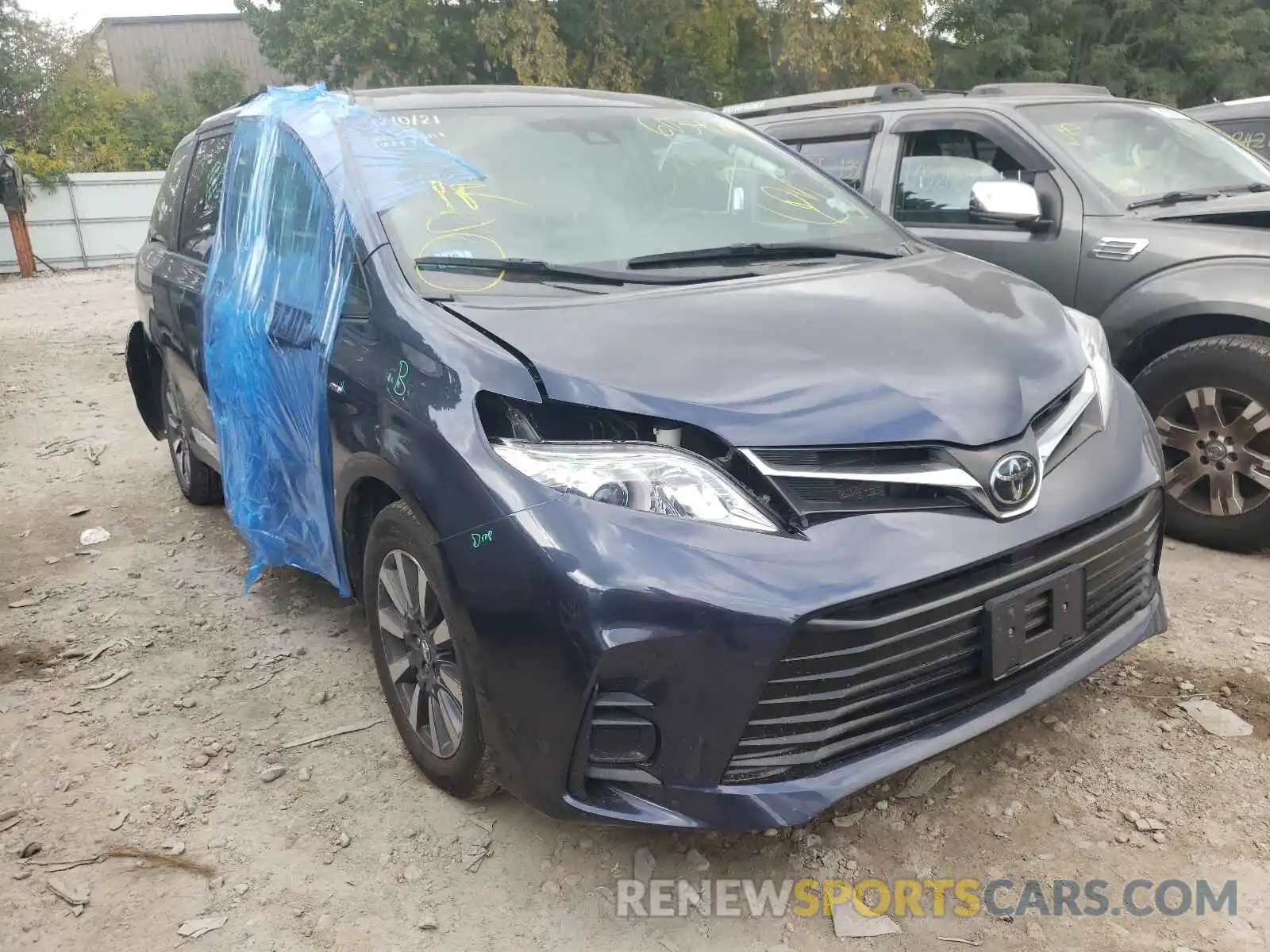 1 Photograph of a damaged car 5TDJZ3DC4KS221763 TOYOTA SIENNA 2019