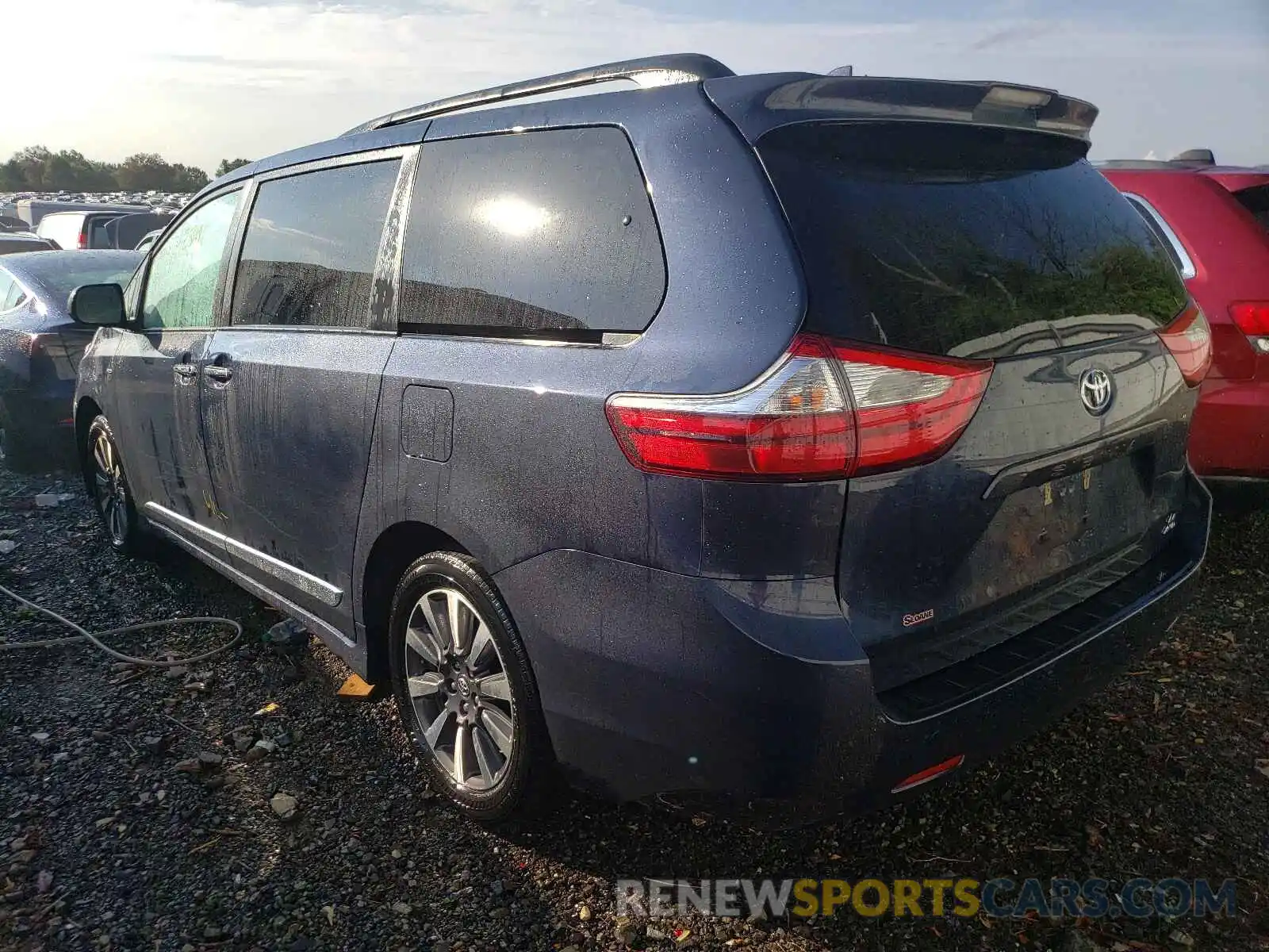 3 Photograph of a damaged car 5TDJZ3DC4KS222220 TOYOTA SIENNA 2019