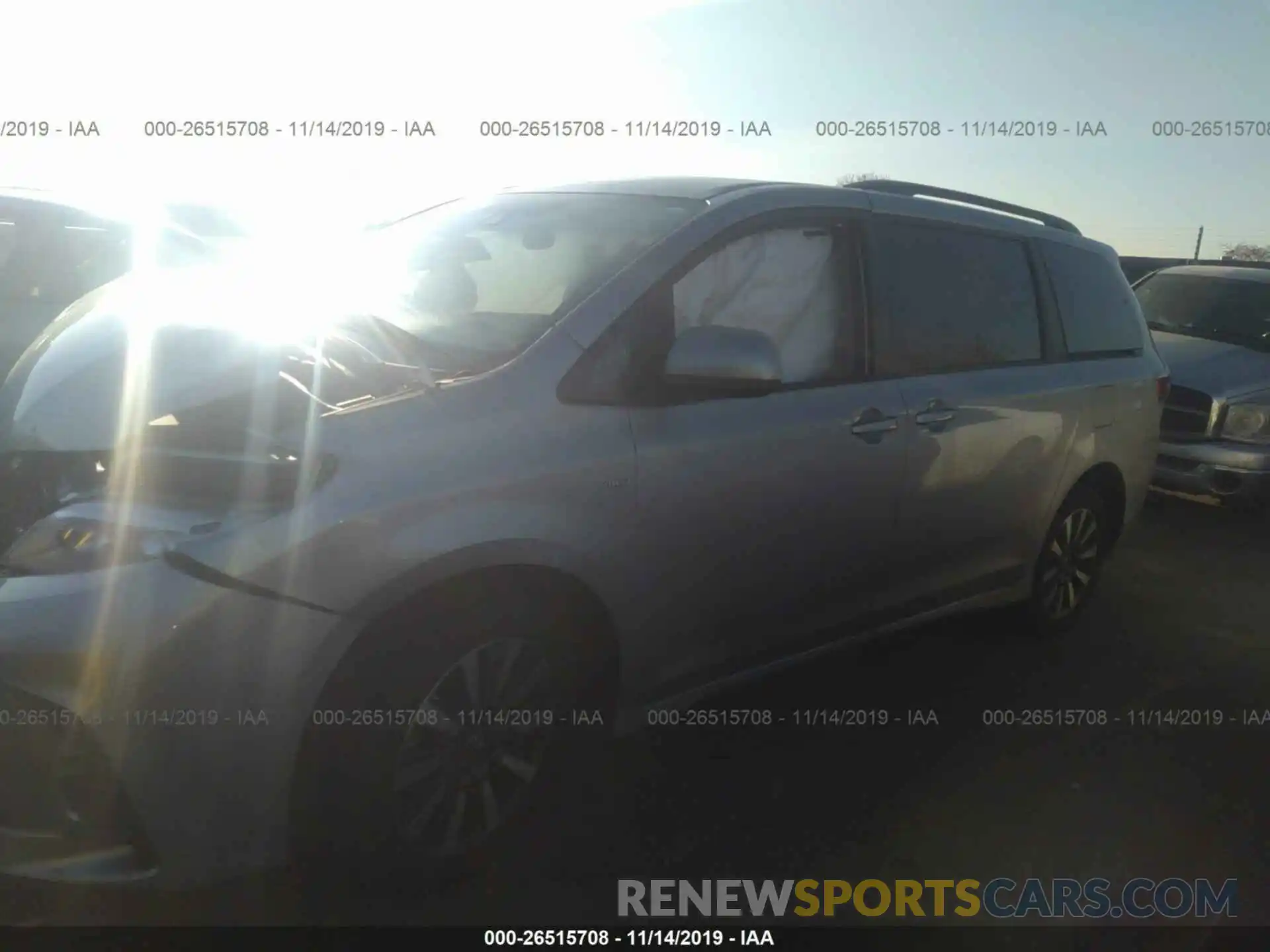 2 Фотография поврежденного автомобиля 5TDJZ3DC4KS222380 TOYOTA SIENNA 2019