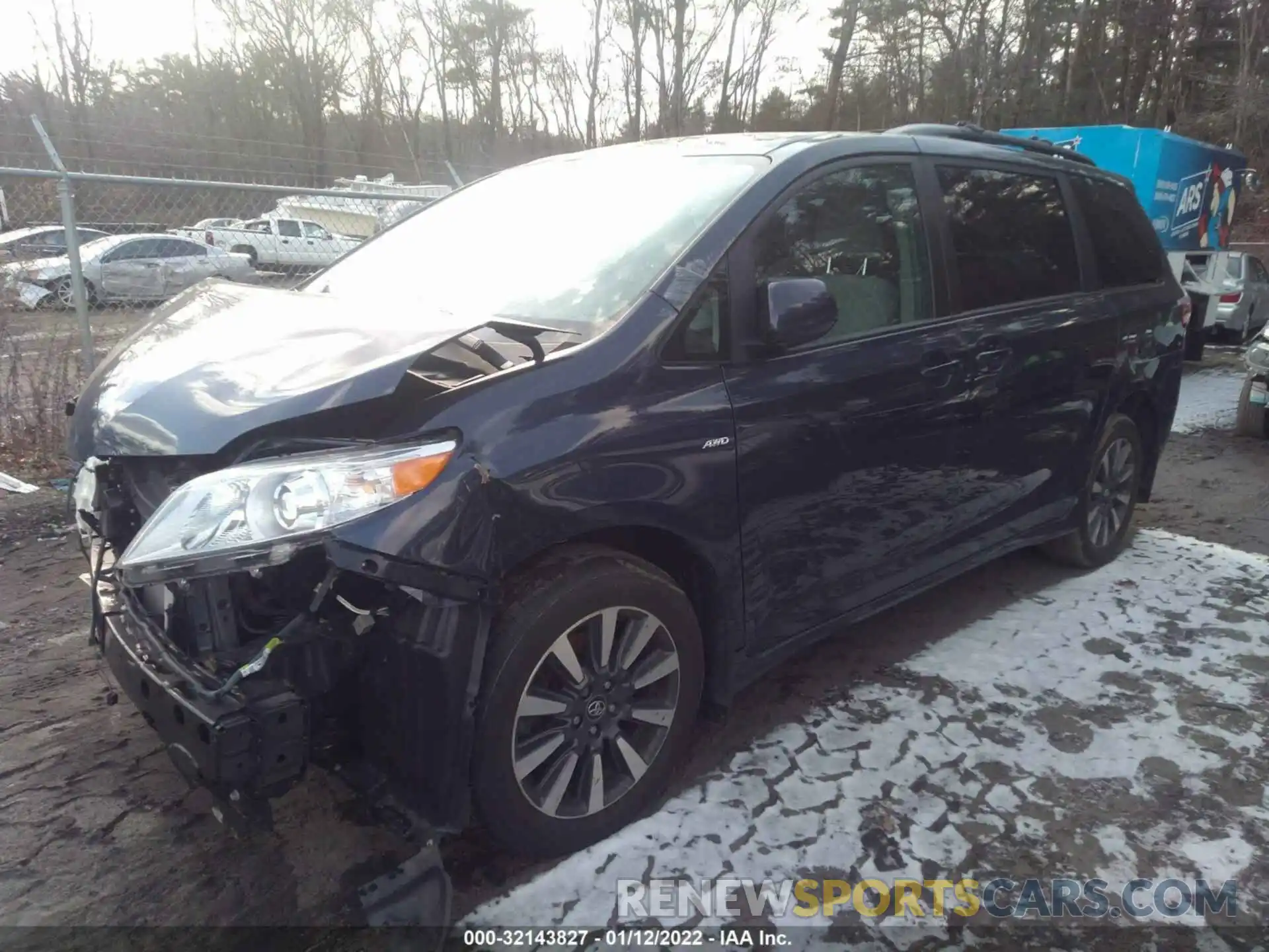 2 Photograph of a damaged car 5TDJZ3DC5KS219889 TOYOTA SIENNA 2019