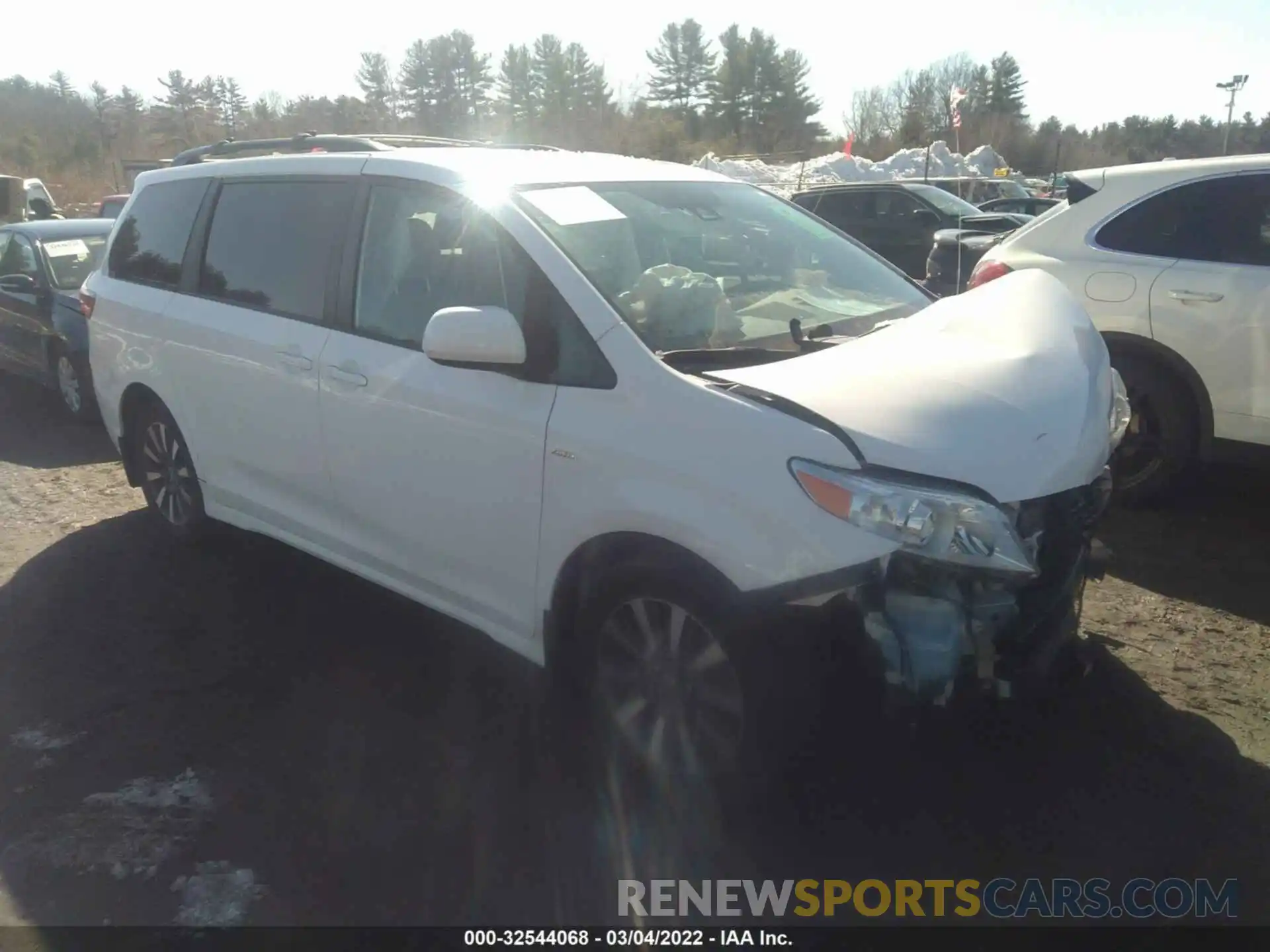 1 Photograph of a damaged car 5TDJZ3DC5KS221304 TOYOTA SIENNA 2019