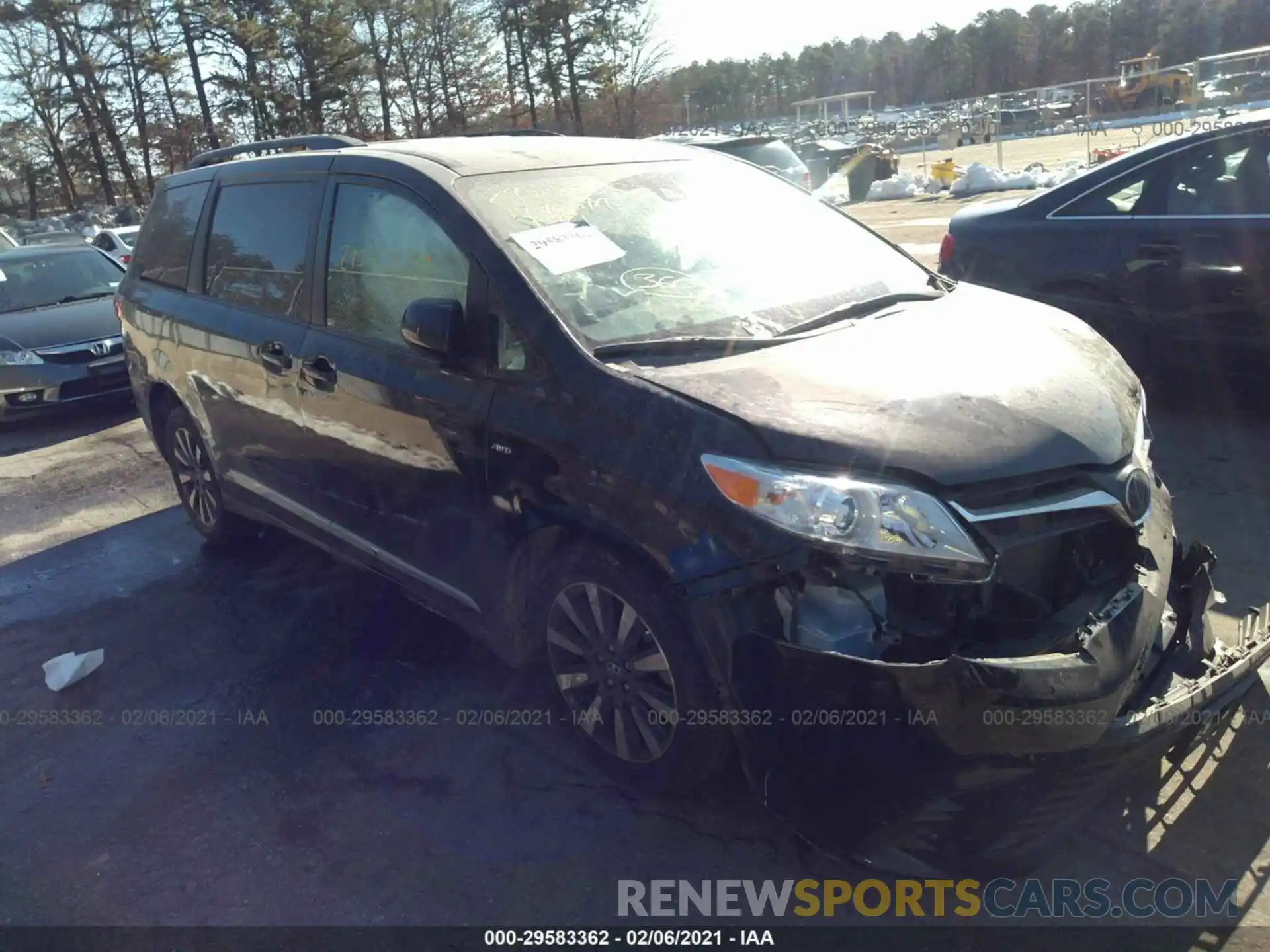 1 Photograph of a damaged car 5TDJZ3DC5KS225837 TOYOTA SIENNA 2019