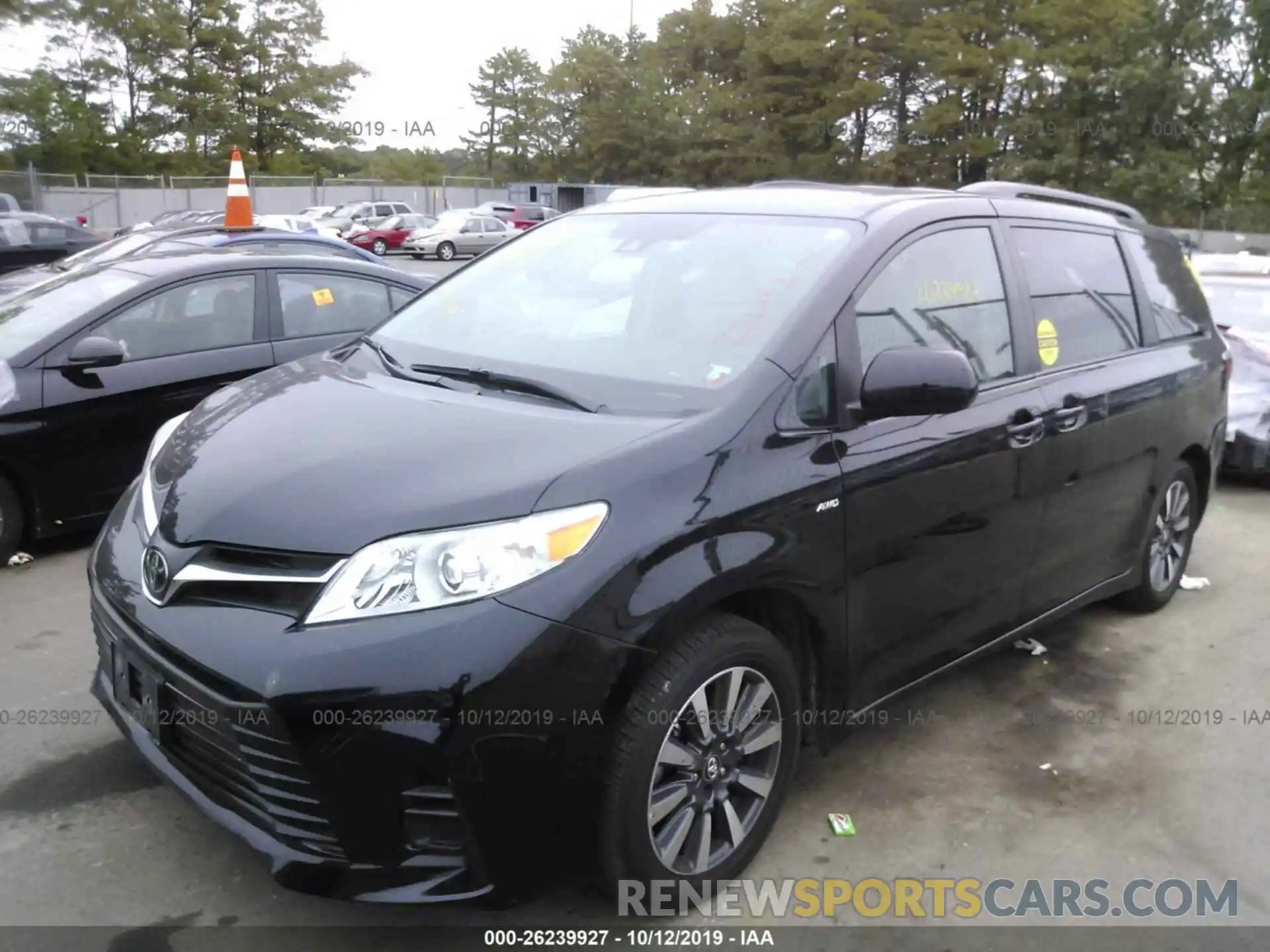 2 Photograph of a damaged car 5TDJZ3DC5KS226132 TOYOTA SIENNA 2019