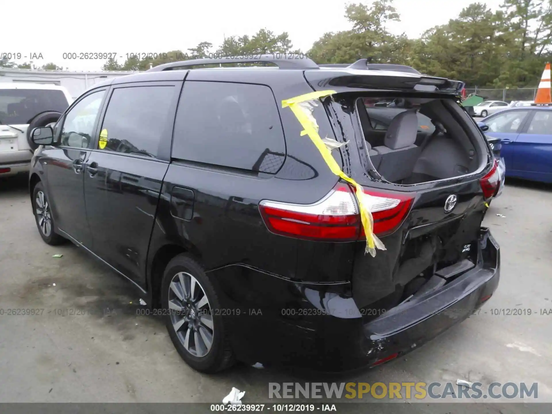 3 Photograph of a damaged car 5TDJZ3DC5KS226132 TOYOTA SIENNA 2019