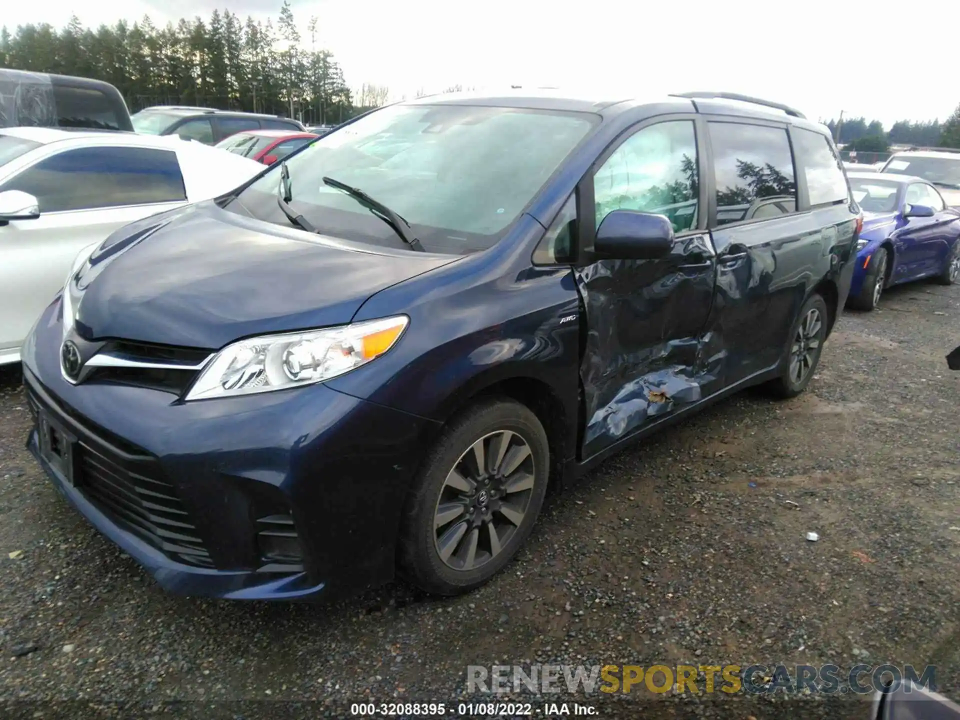 2 Photograph of a damaged car 5TDJZ3DC6KS209968 TOYOTA SIENNA 2019