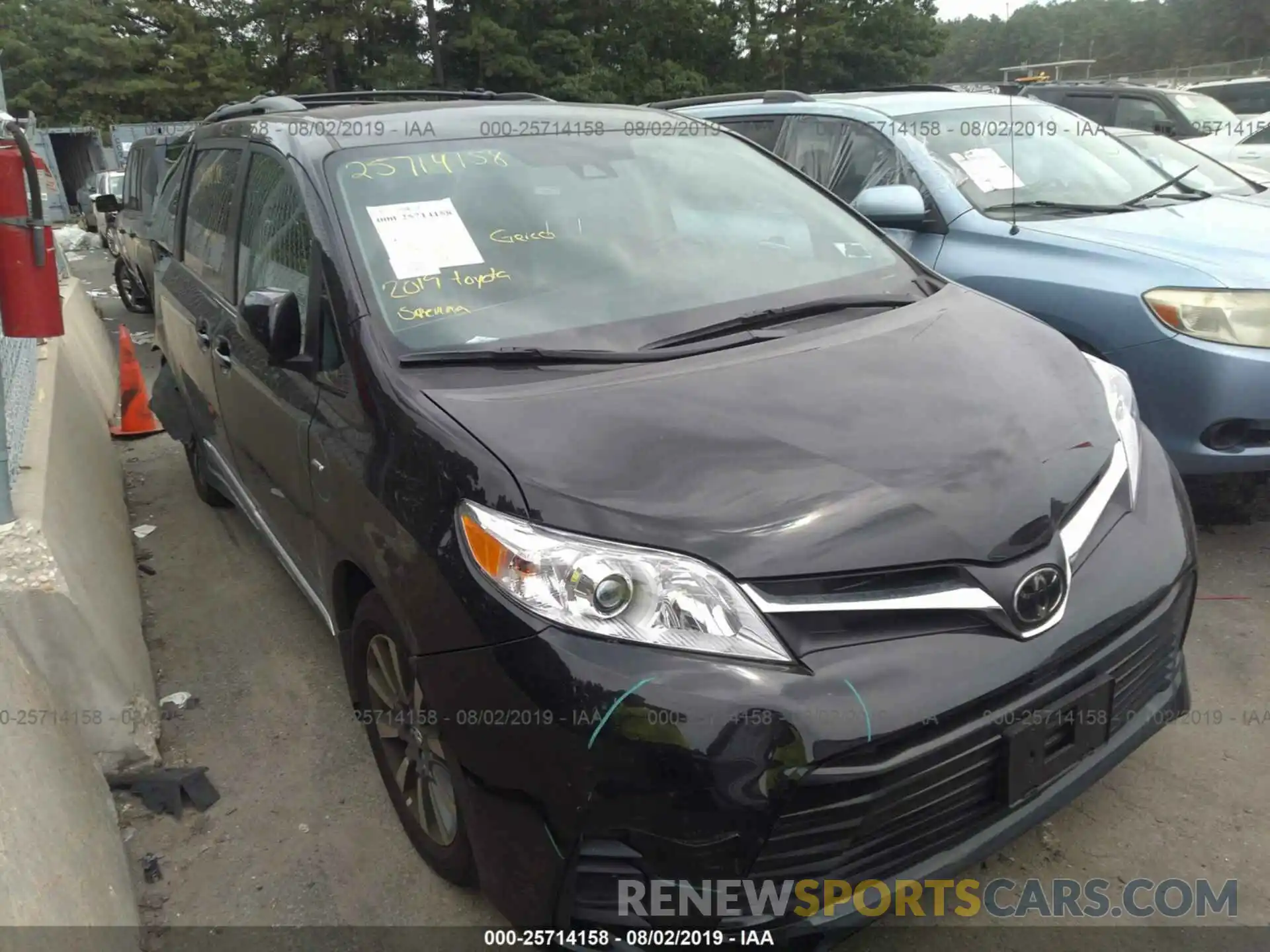 1 Photograph of a damaged car 5TDJZ3DC6KS222221 TOYOTA SIENNA 2019