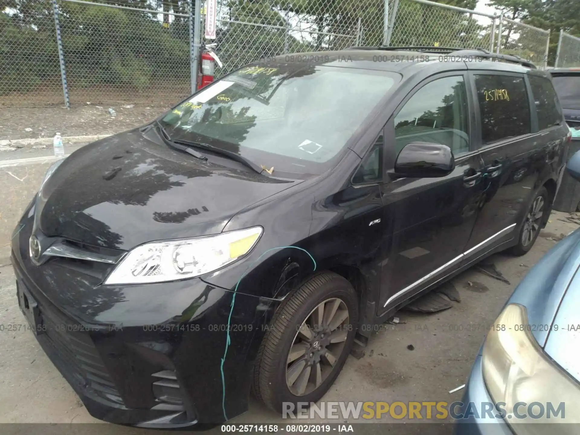 2 Photograph of a damaged car 5TDJZ3DC6KS222221 TOYOTA SIENNA 2019