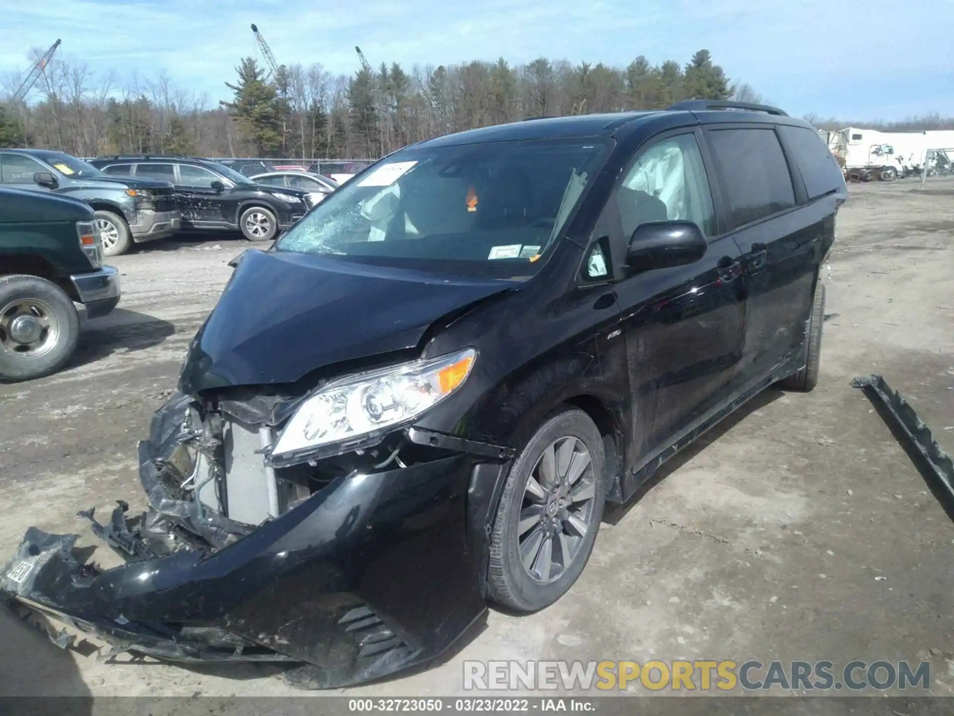 2 Photograph of a damaged car 5TDJZ3DC7KS222535 TOYOTA SIENNA 2019