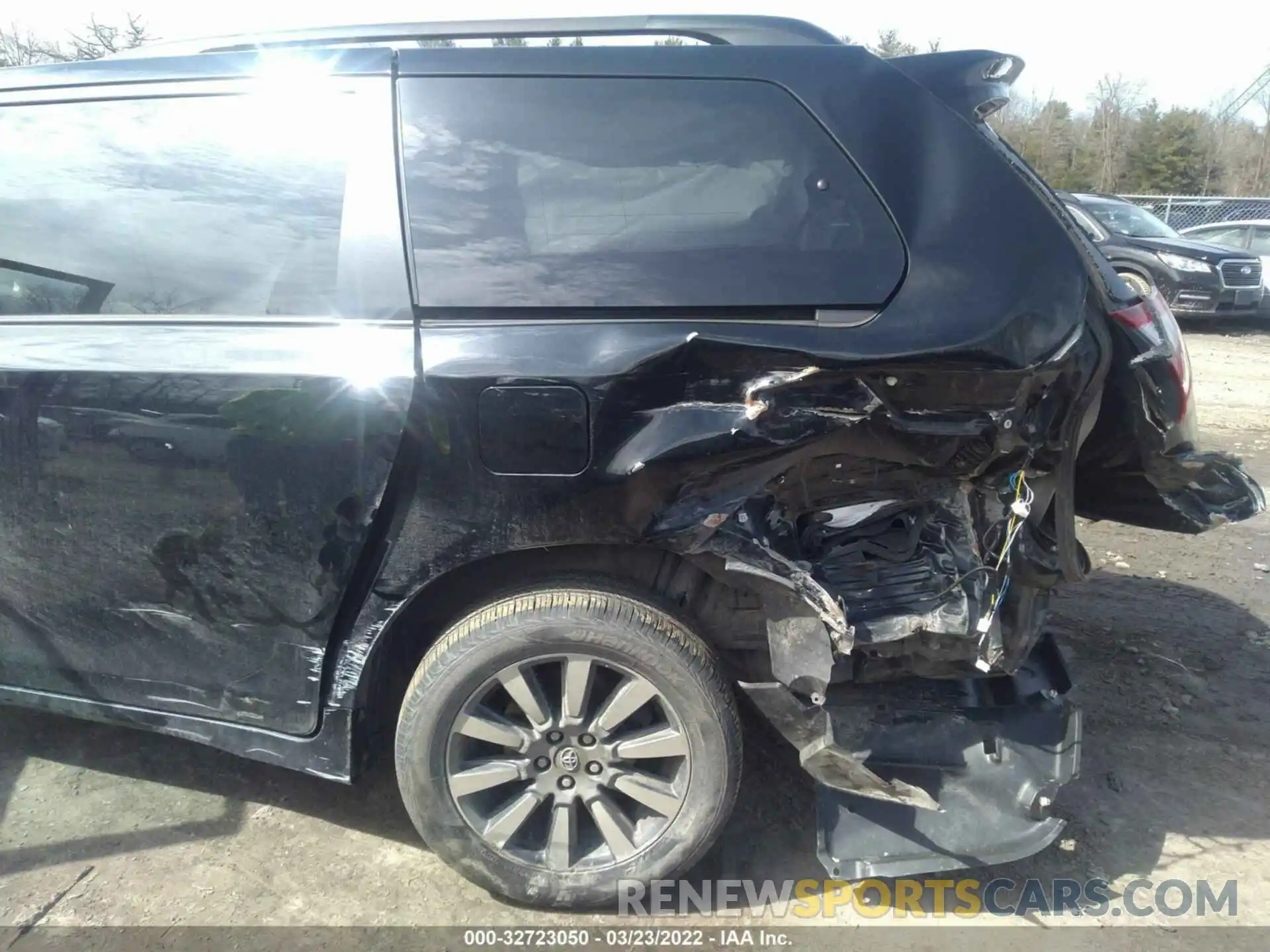 6 Photograph of a damaged car 5TDJZ3DC7KS222535 TOYOTA SIENNA 2019