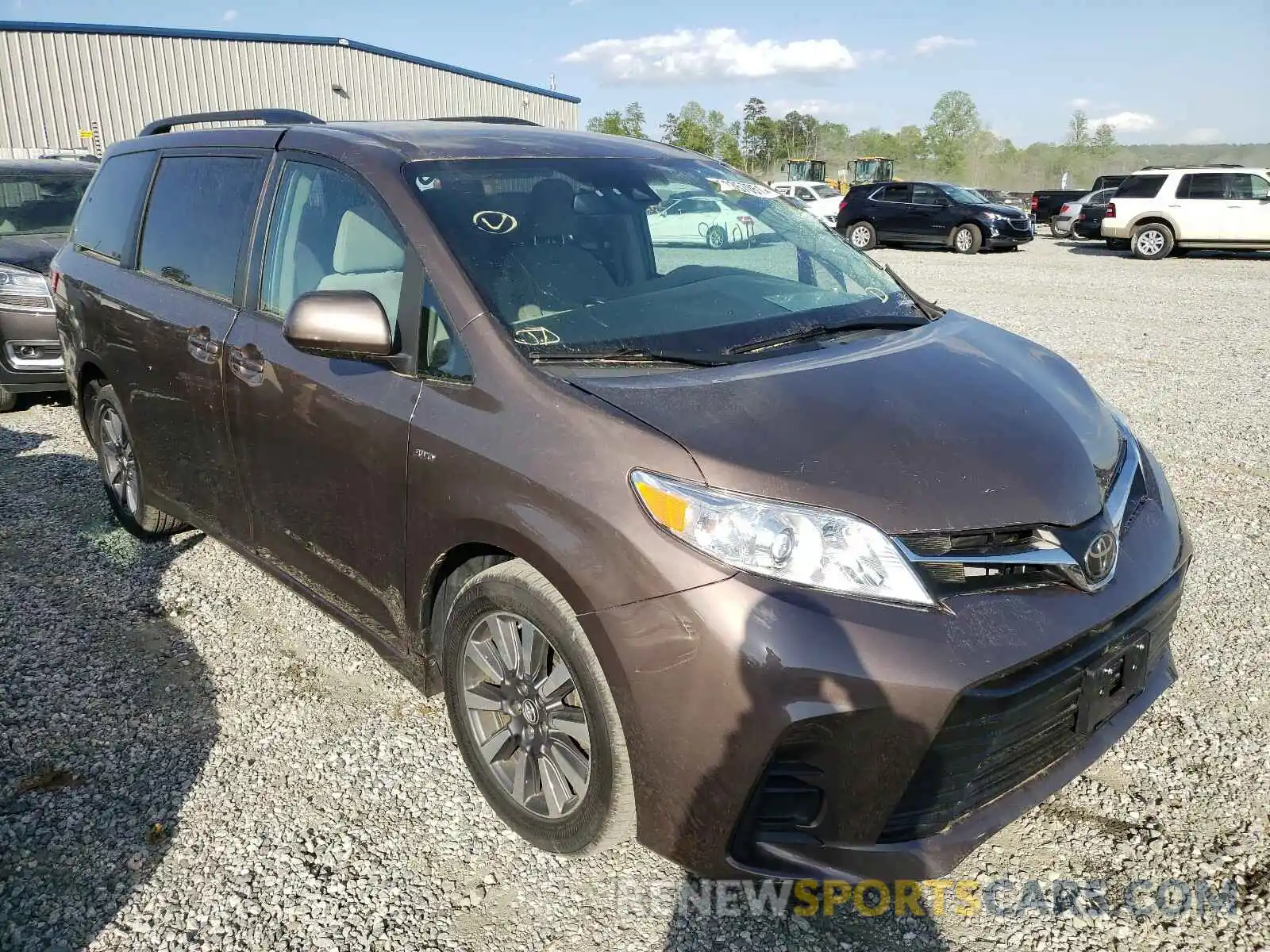 1 Photograph of a damaged car 5TDJZ3DC7KS224690 TOYOTA SIENNA 2019