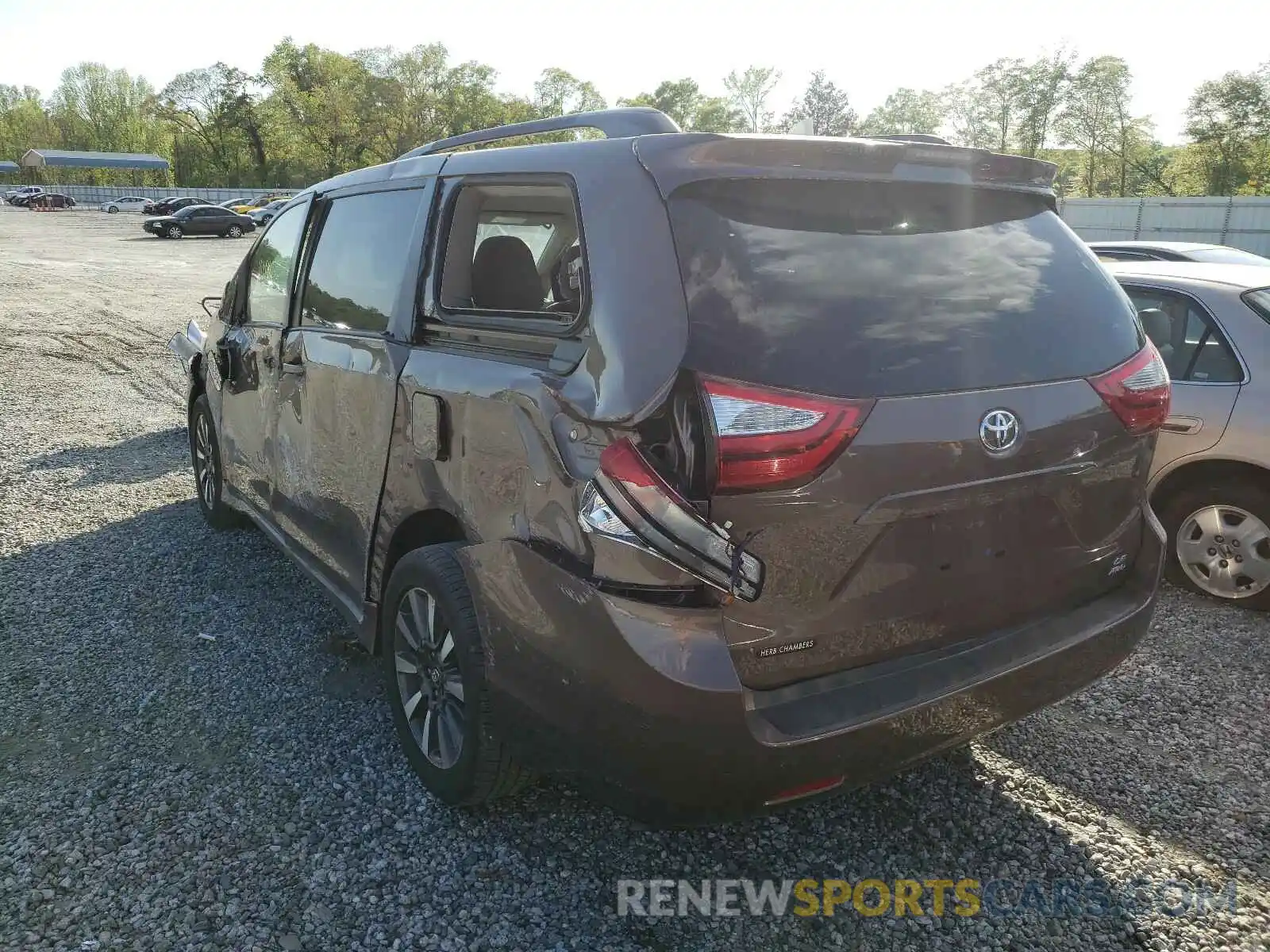 3 Photograph of a damaged car 5TDJZ3DC7KS224690 TOYOTA SIENNA 2019