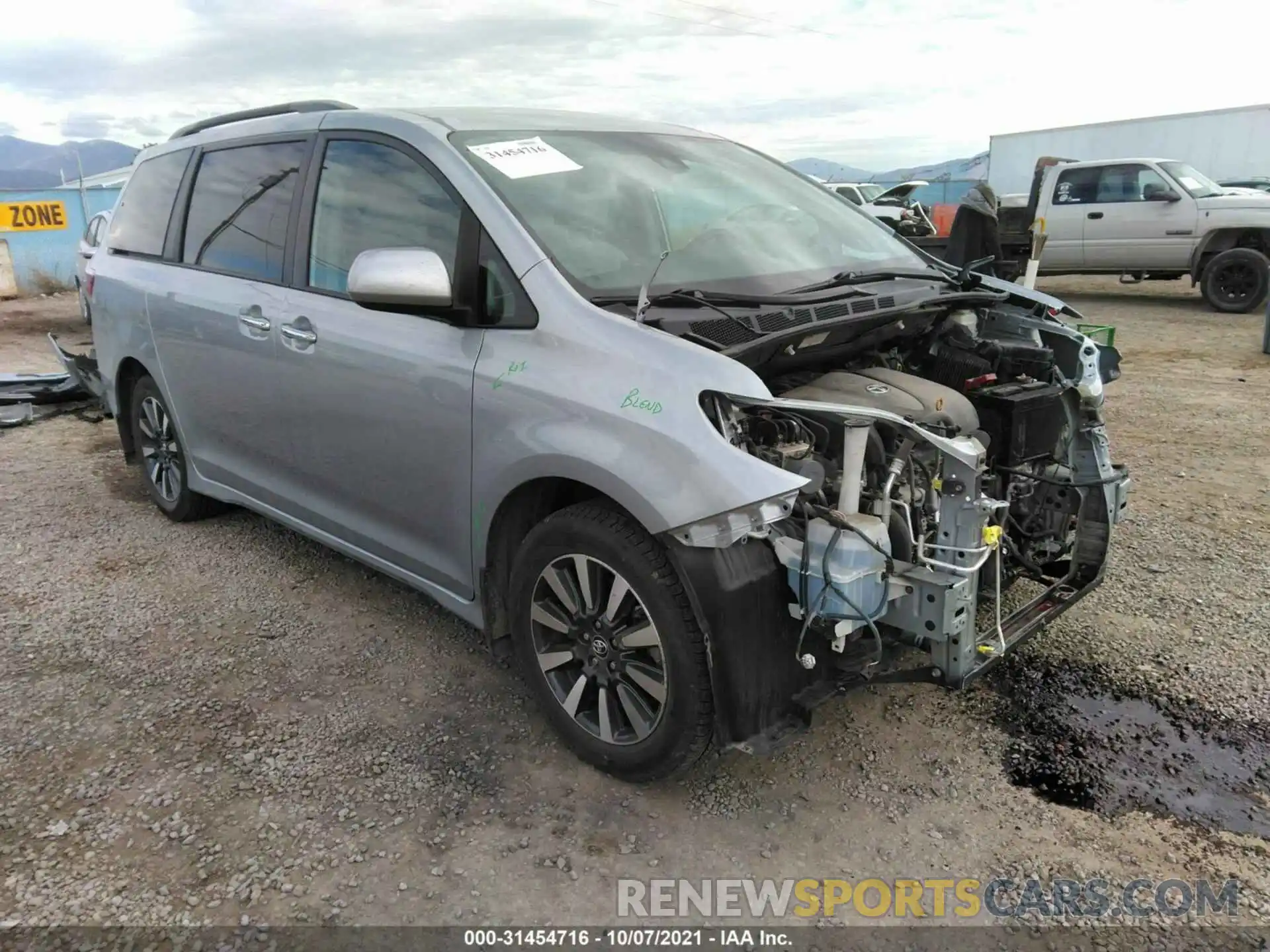 1 Photograph of a damaged car 5TDJZ3DC8KS221152 TOYOTA SIENNA 2019