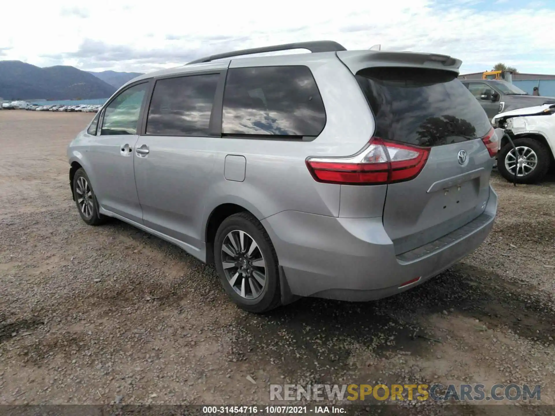 3 Фотография поврежденного автомобиля 5TDJZ3DC8KS221152 TOYOTA SIENNA 2019