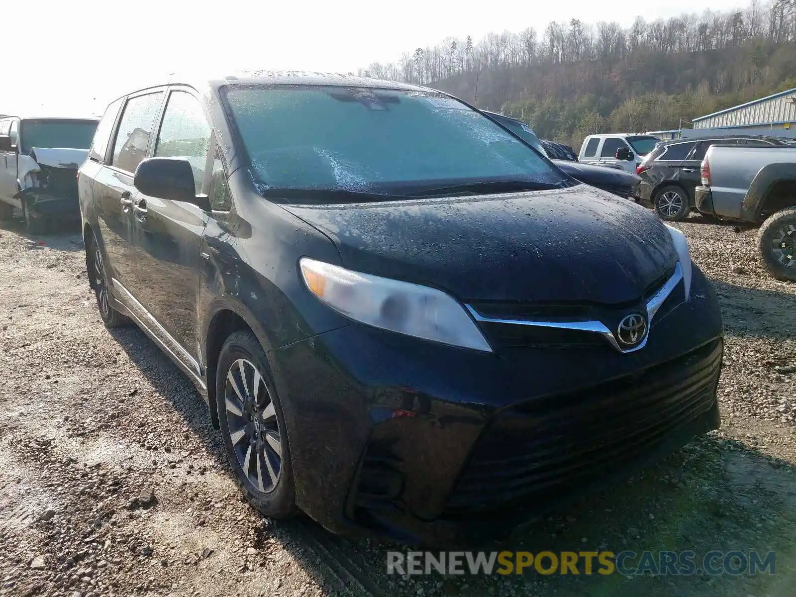 1 Photograph of a damaged car 5TDJZ3DC8KS224052 TOYOTA SIENNA 2019