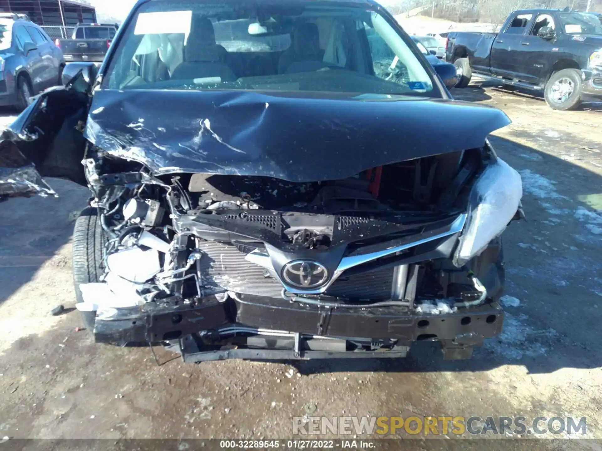 6 Photograph of a damaged car 5TDJZ3DC8KS225542 TOYOTA SIENNA 2019