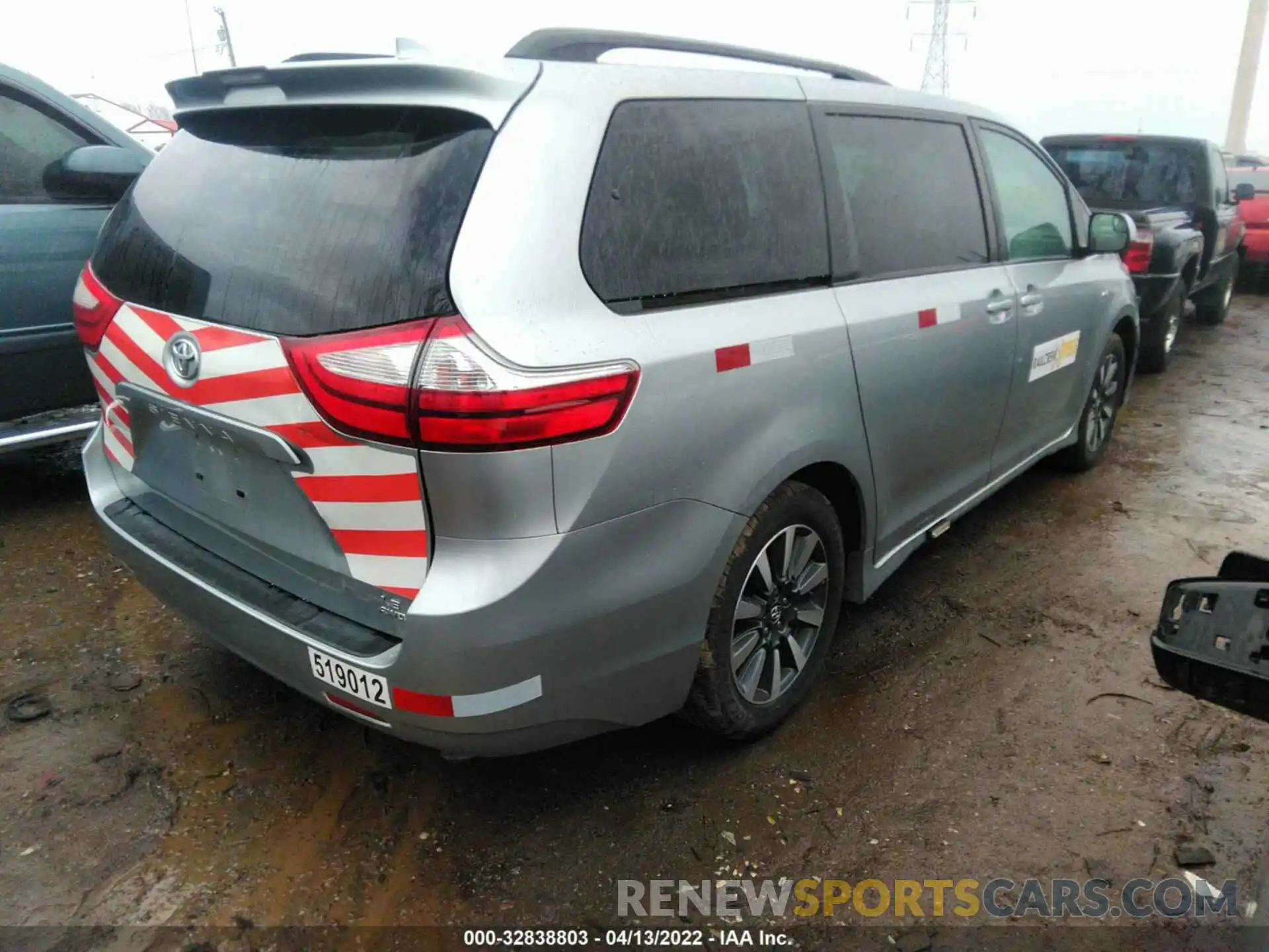 4 Фотография поврежденного автомобиля 5TDJZ3DC9KS218860 TOYOTA SIENNA 2019