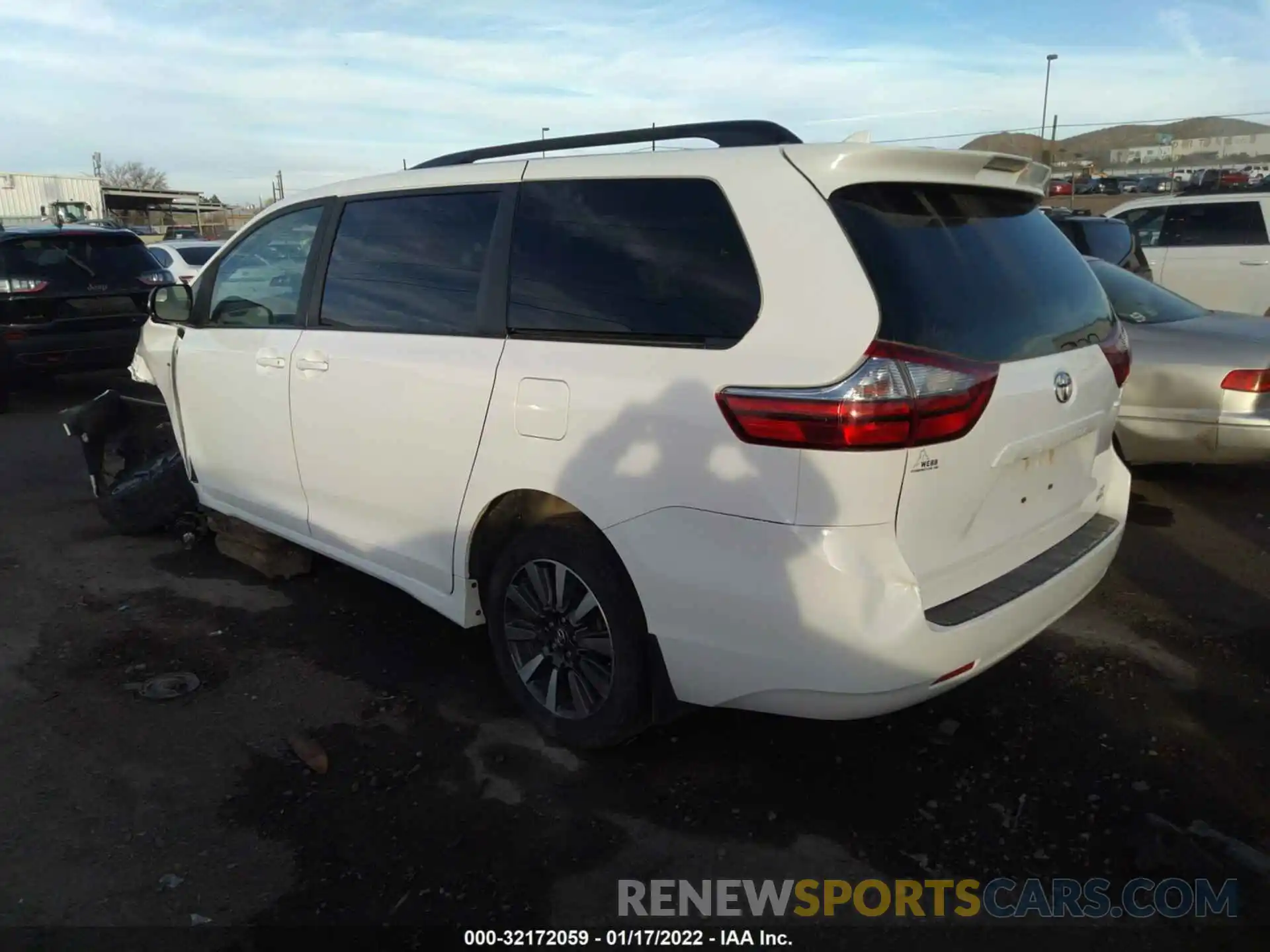 3 Фотография поврежденного автомобиля 5TDJZ3DC9KS226439 TOYOTA SIENNA 2019