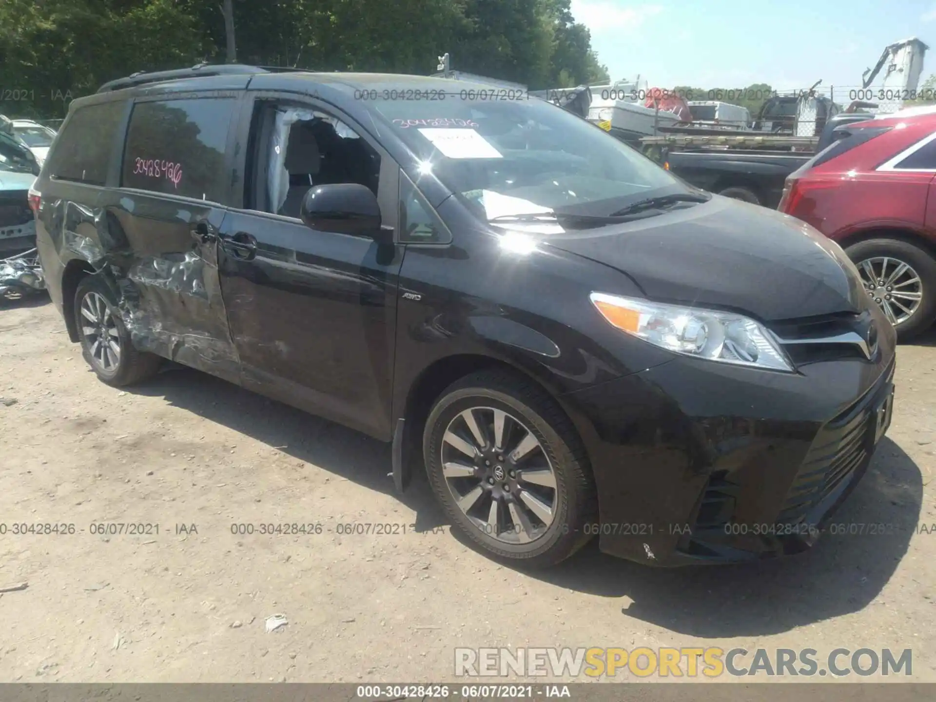 1 Photograph of a damaged car 5TDJZ3DCXKS221136 TOYOTA SIENNA 2019