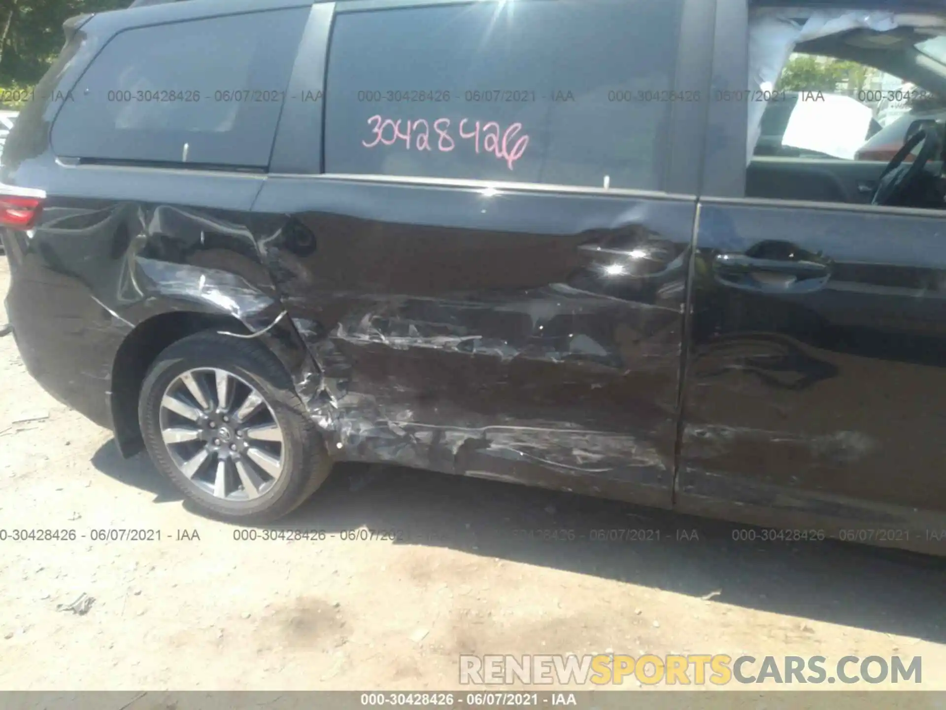 6 Photograph of a damaged car 5TDJZ3DCXKS221136 TOYOTA SIENNA 2019