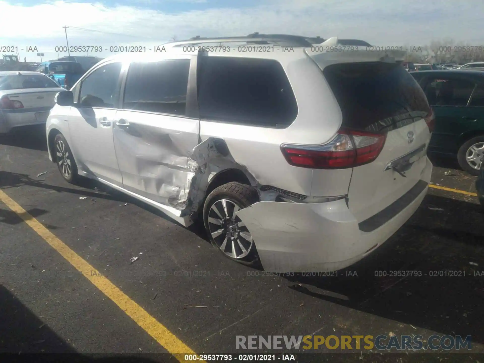 3 Photograph of a damaged car 5TDJZ3DCXKS223403 TOYOTA SIENNA 2019