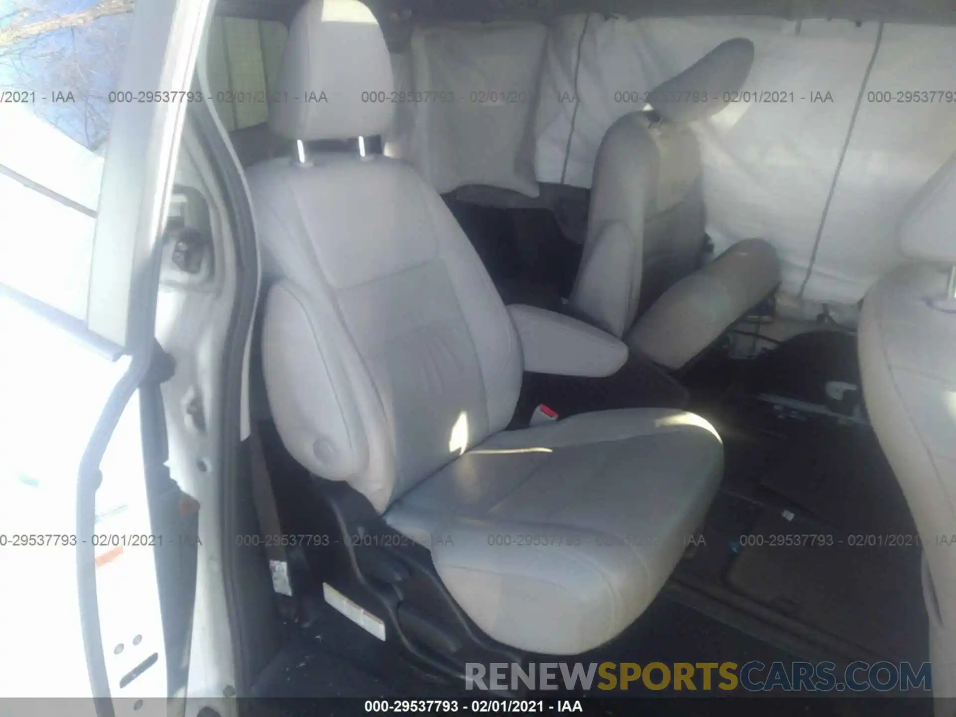 8 Фотография поврежденного автомобиля 5TDJZ3DCXKS223403 TOYOTA SIENNA 2019