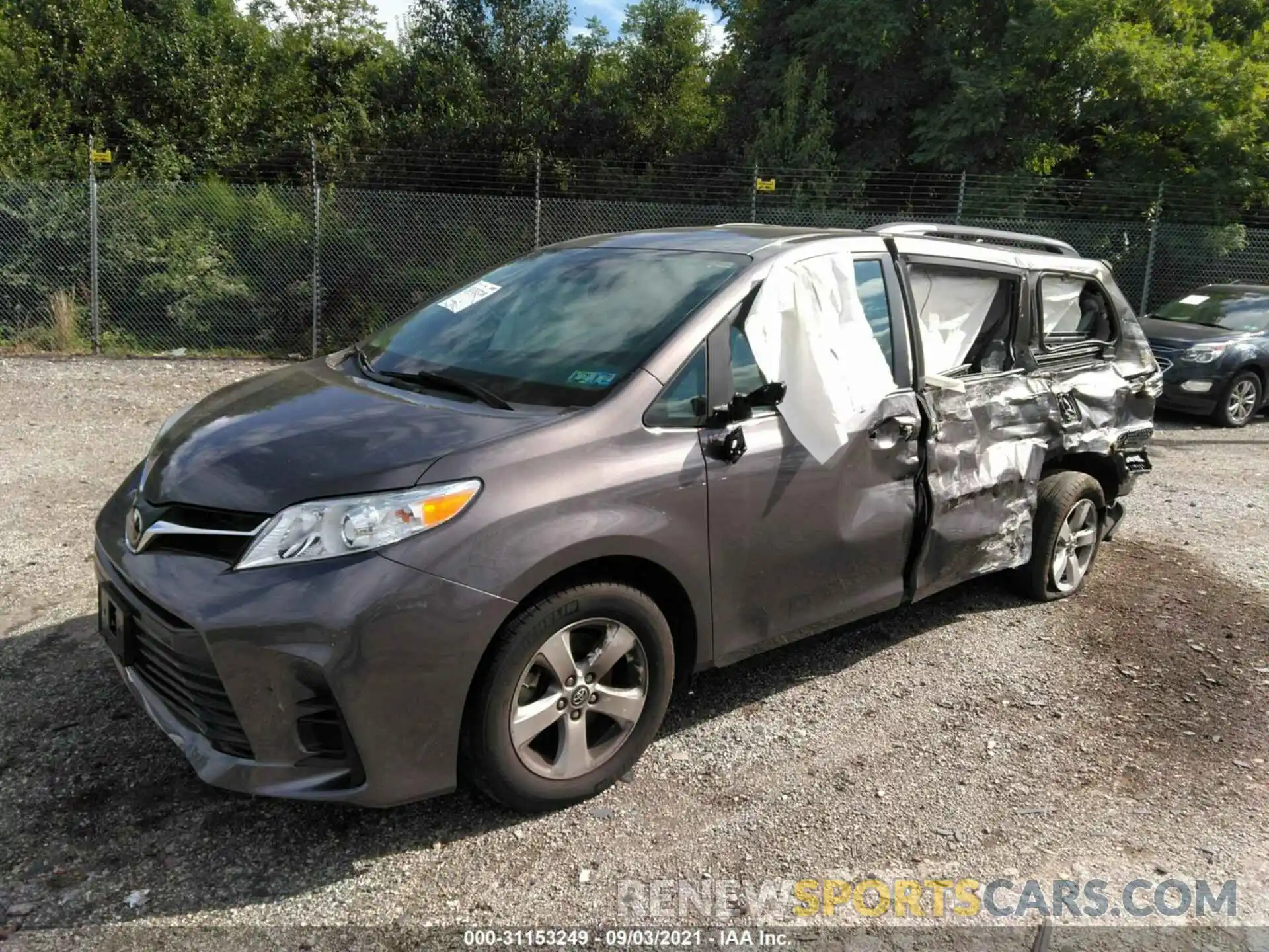 2 Фотография поврежденного автомобиля 5TDKZ3DC0KS001556 TOYOTA SIENNA 2019