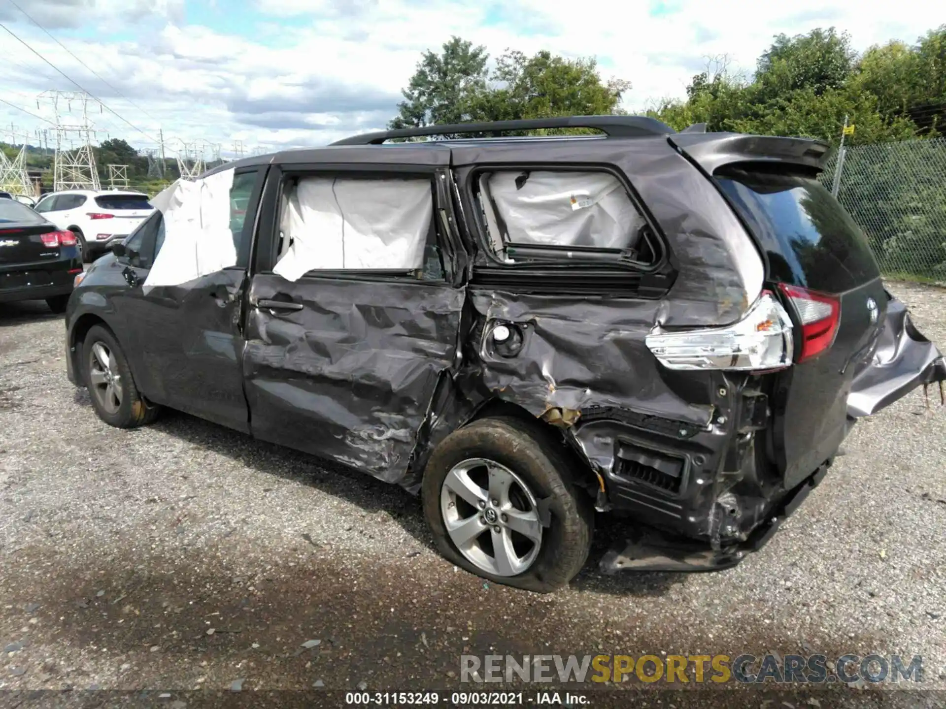 3 Photograph of a damaged car 5TDKZ3DC0KS001556 TOYOTA SIENNA 2019