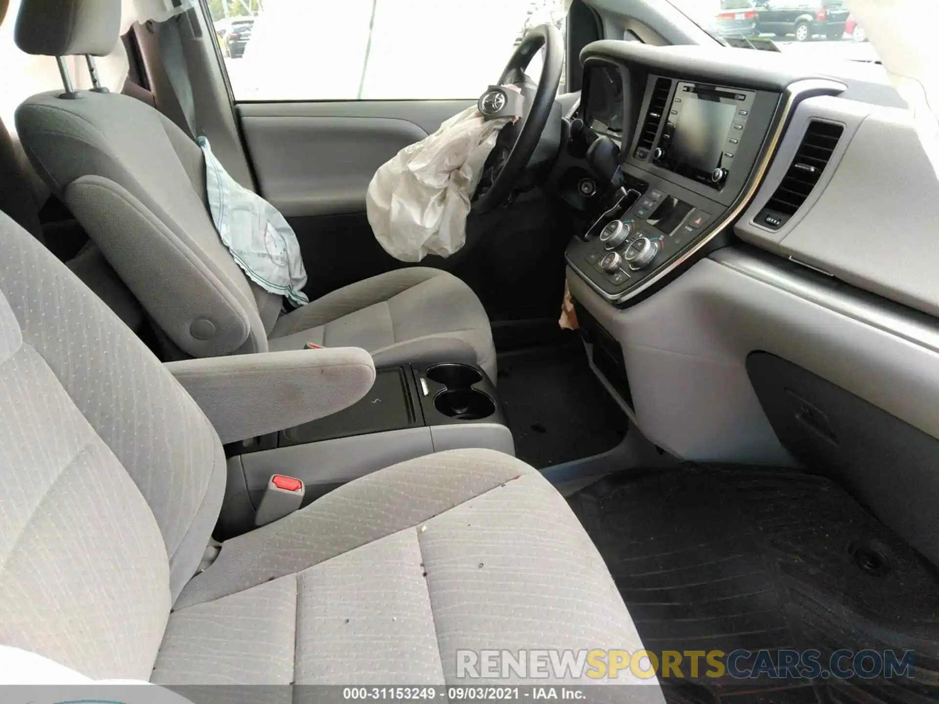 5 Photograph of a damaged car 5TDKZ3DC0KS001556 TOYOTA SIENNA 2019