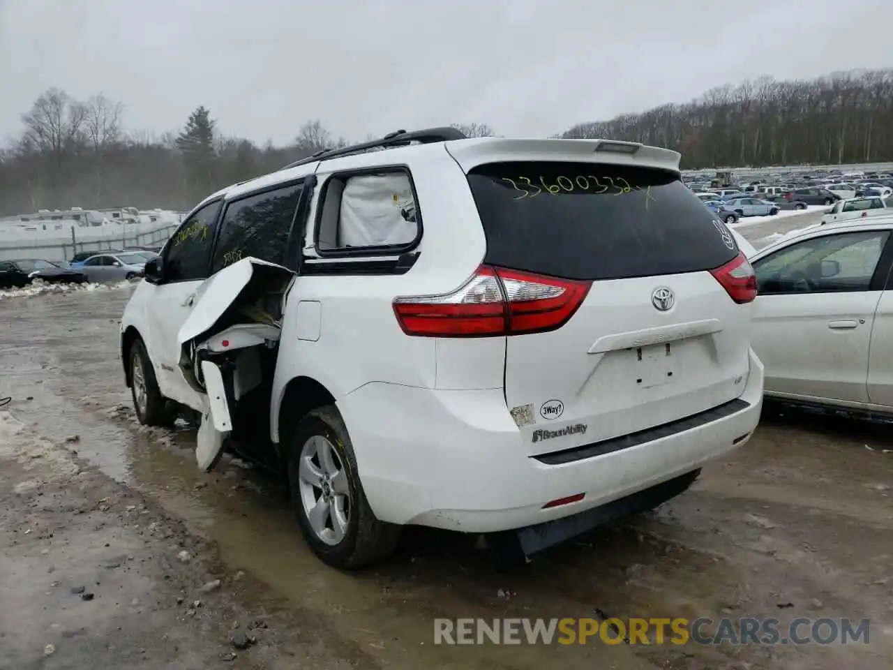 3 Photograph of a damaged car 5TDKZ3DC0KS009155 TOYOTA SIENNA 2019