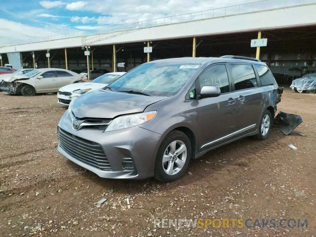 2 Фотография поврежденного автомобиля 5TDKZ3DC0KS010032 TOYOTA SIENNA 2019