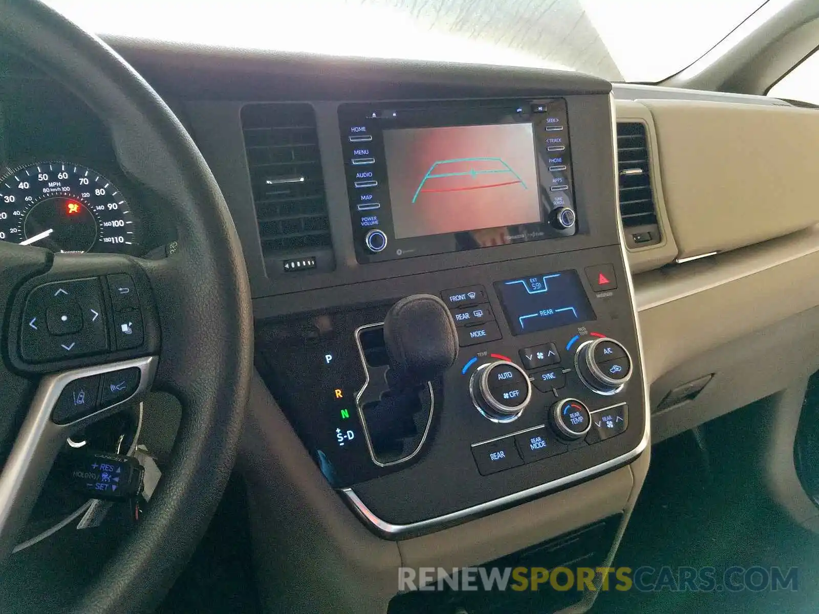 9 Photograph of a damaged car 5TDKZ3DC0KS011763 TOYOTA SIENNA 2019