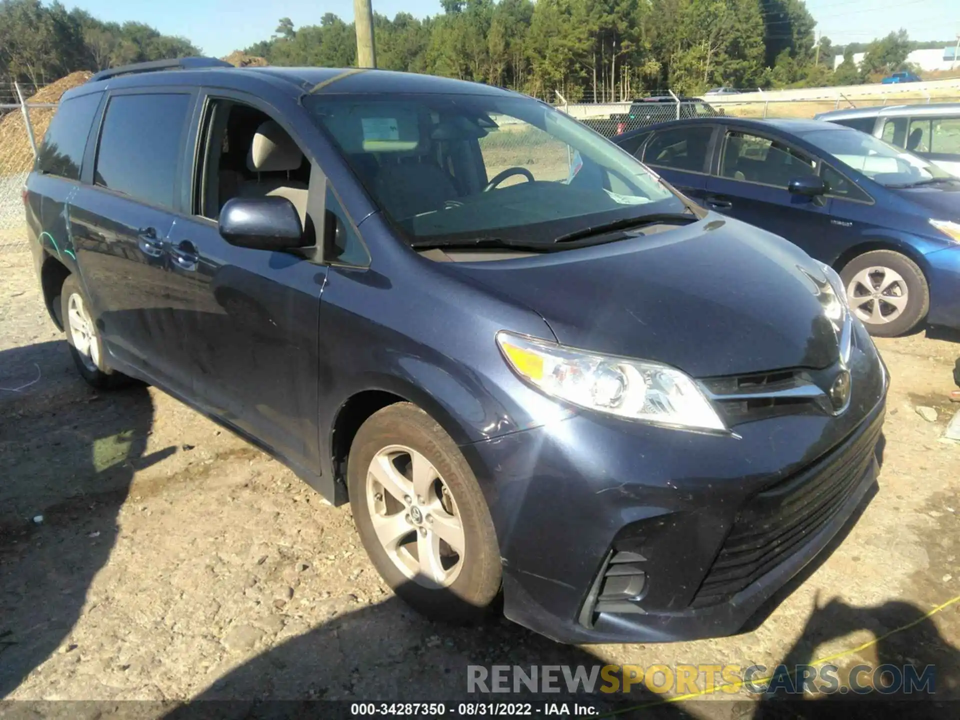 1 Photograph of a damaged car 5TDKZ3DC0KS012962 TOYOTA SIENNA 2019