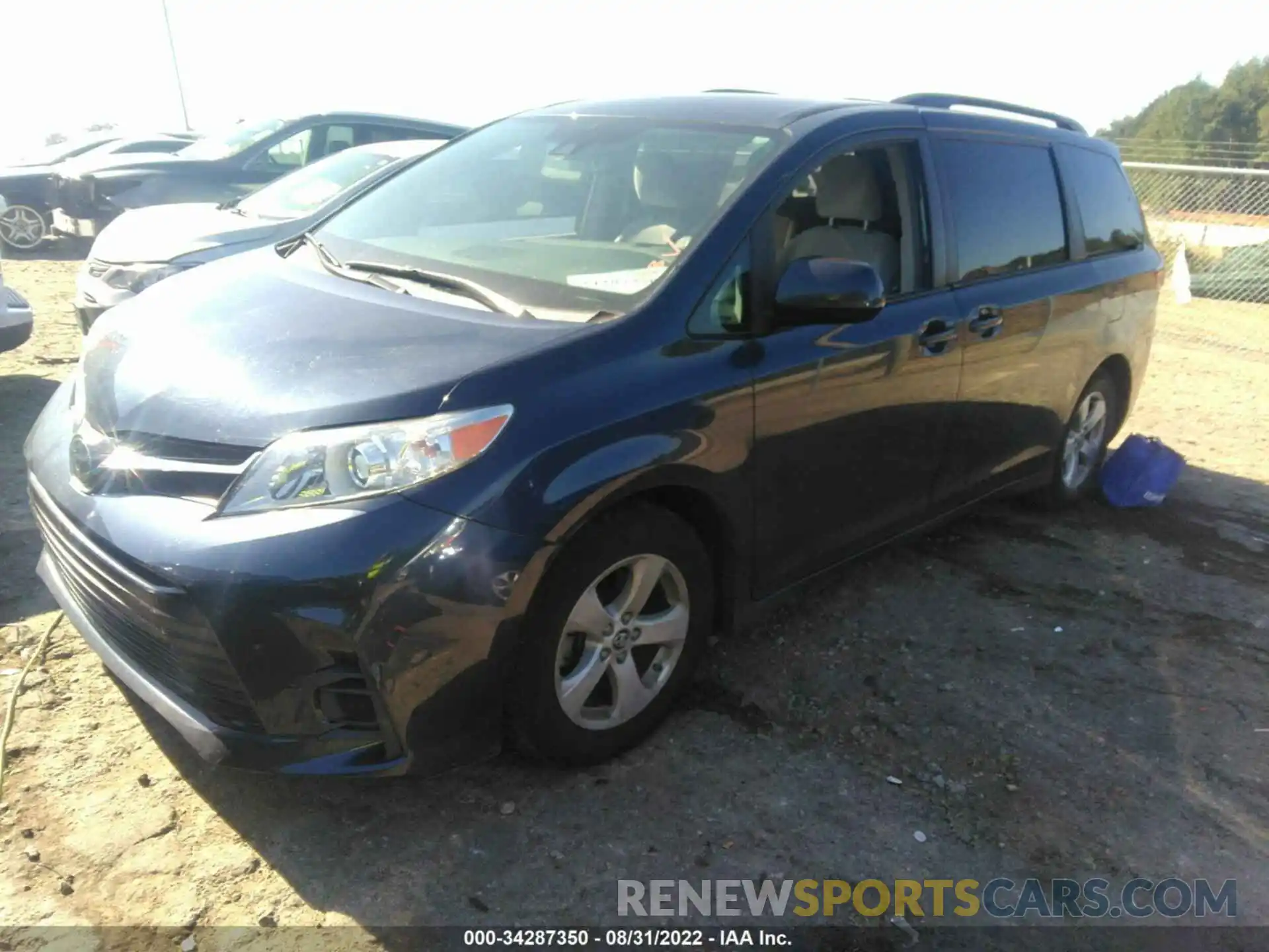 2 Photograph of a damaged car 5TDKZ3DC0KS012962 TOYOTA SIENNA 2019