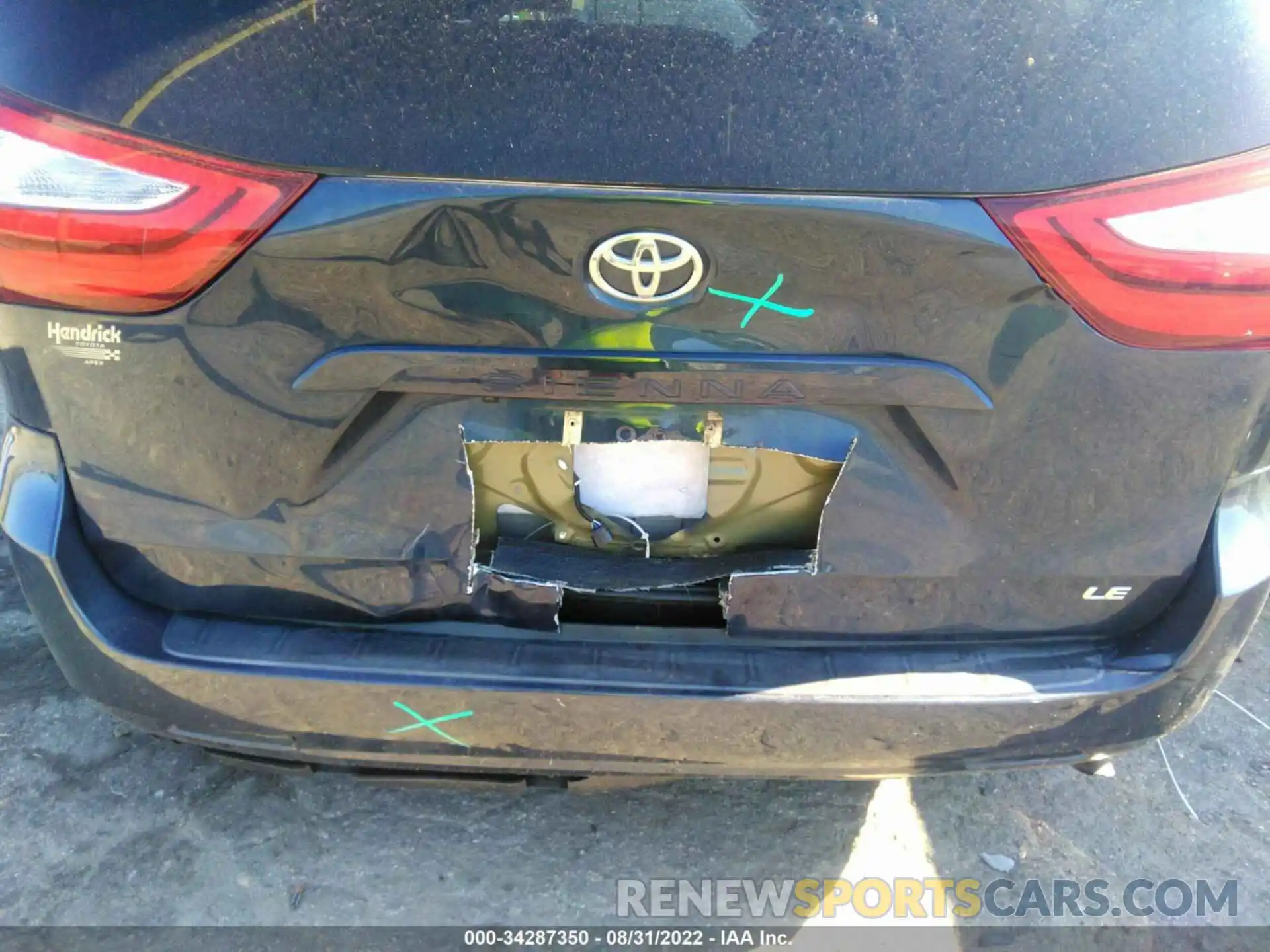 6 Photograph of a damaged car 5TDKZ3DC0KS012962 TOYOTA SIENNA 2019