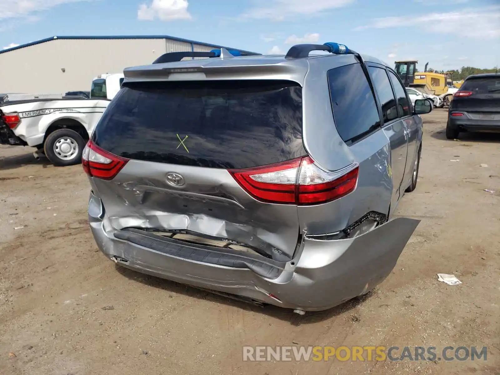 9 Фотография поврежденного автомобиля 5TDKZ3DC0KS013920 TOYOTA SIENNA 2019